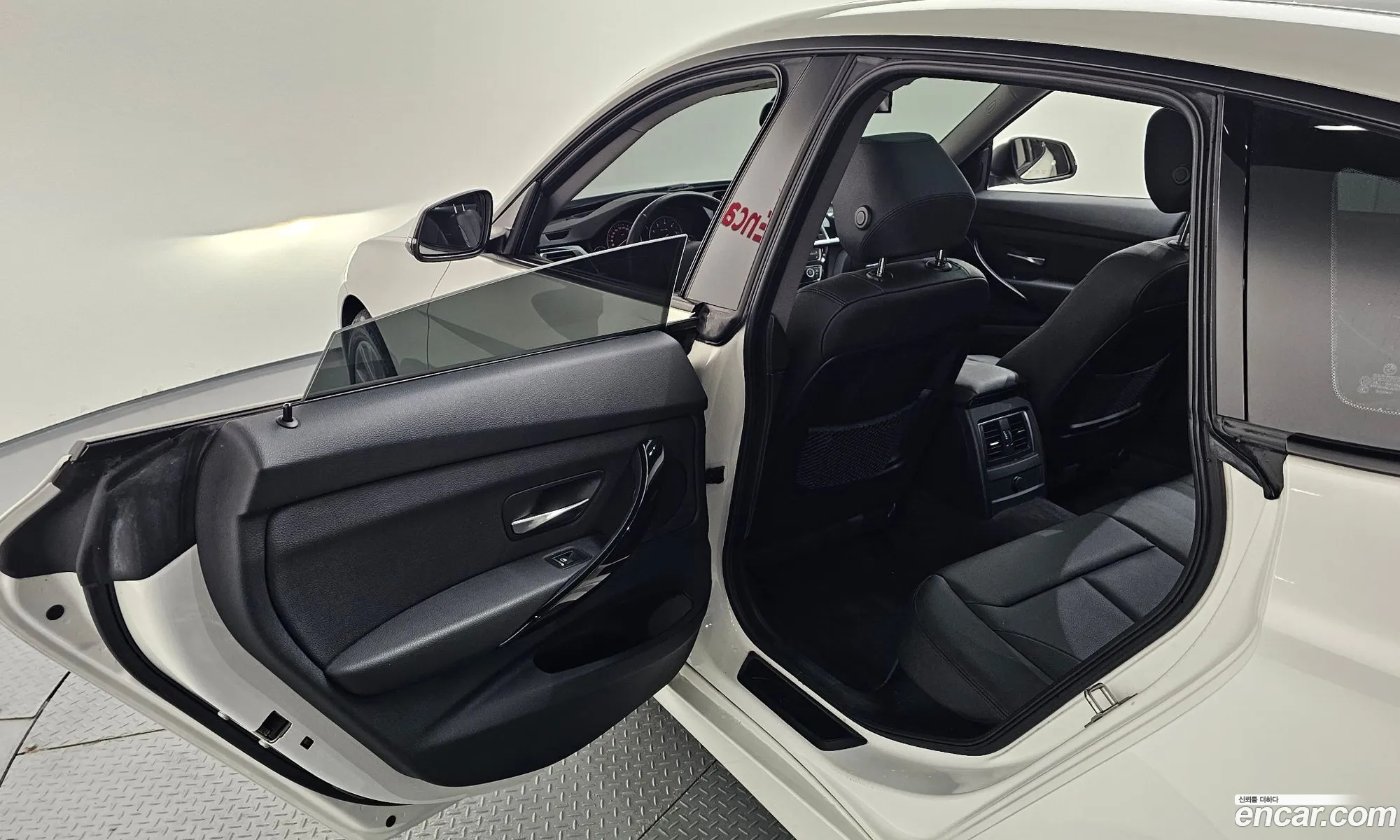 BMW 3 Series GT 2018 — 19