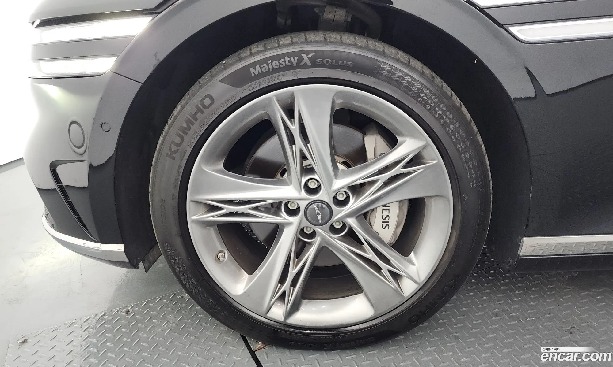 Genesis G90 2022 — 32