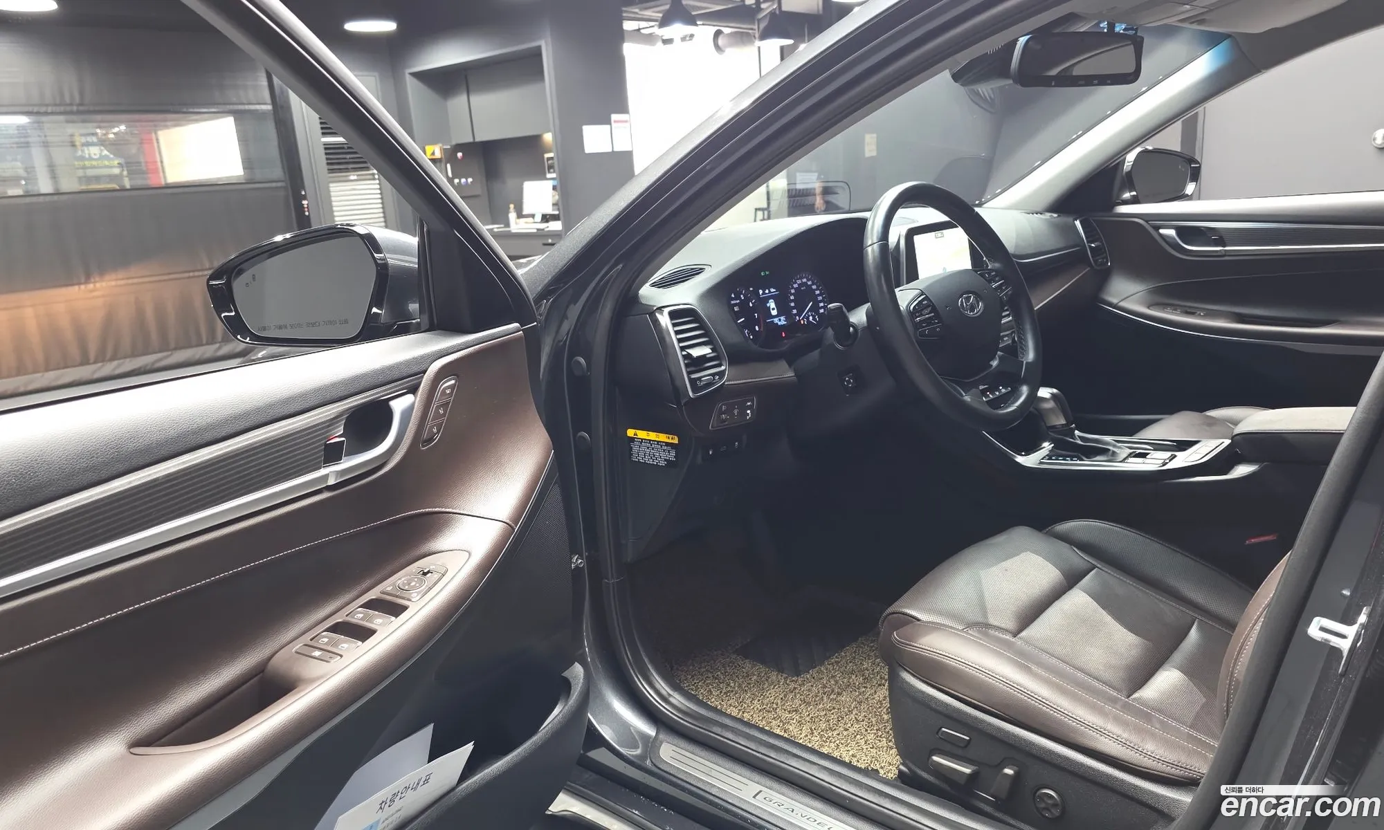 Hyundai Grandeur IG 2019 — 16