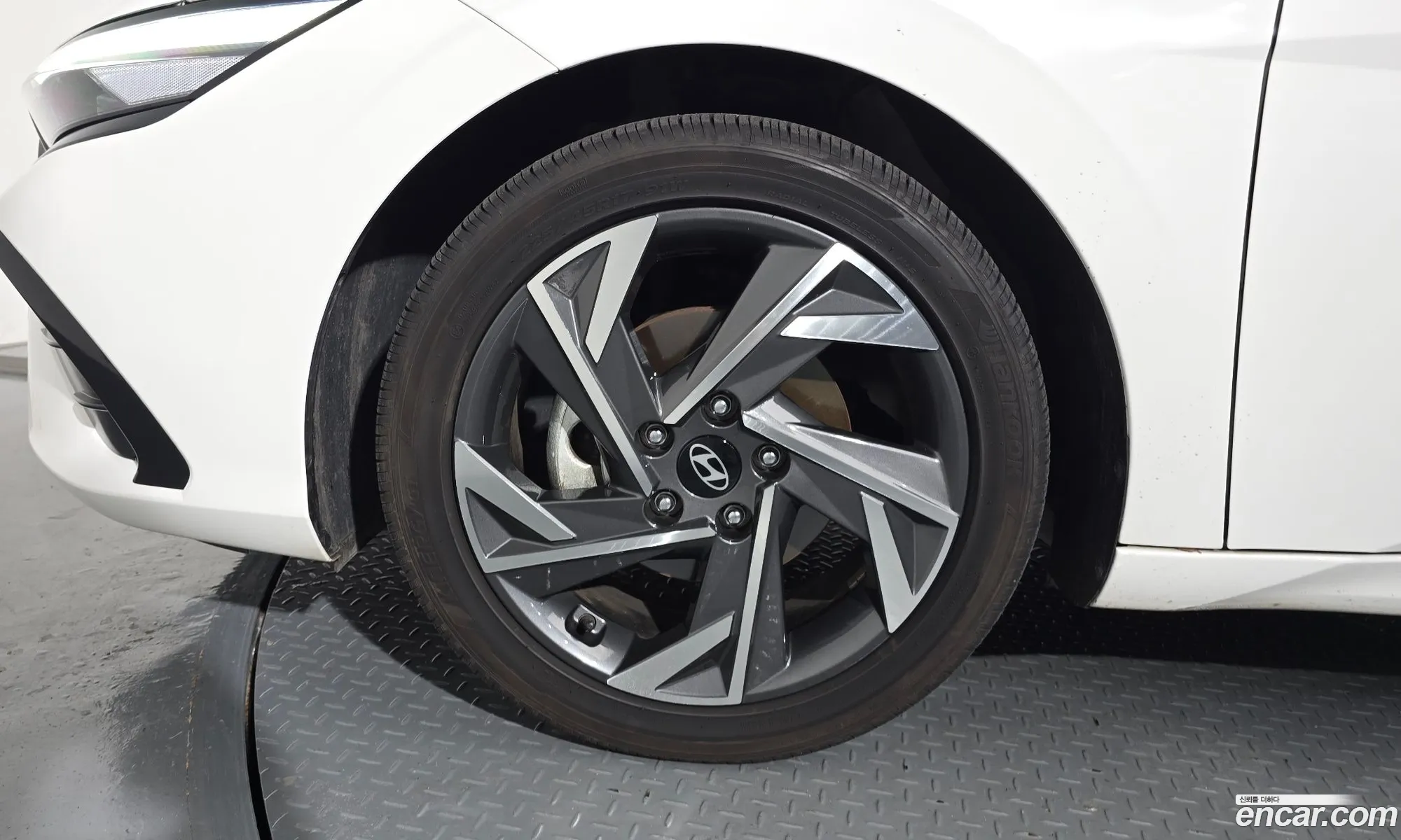 Hyundai Elantra 2024 — 28