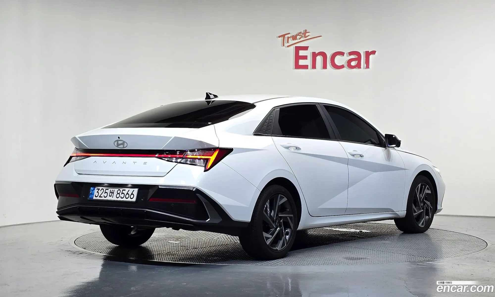 Hyundai Elantra 2024 — 24