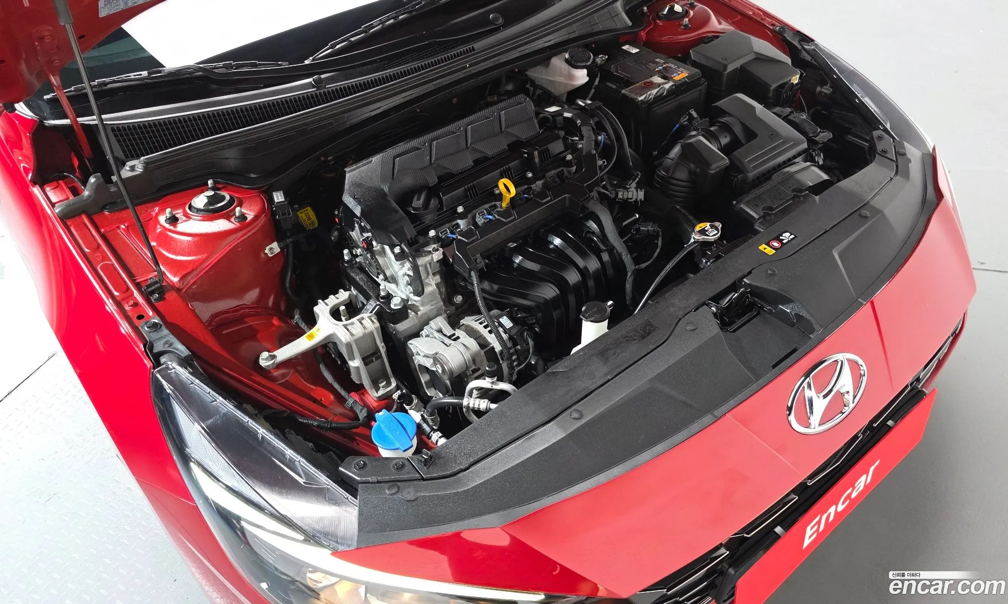 Hyundai Elantra 2022 — 17