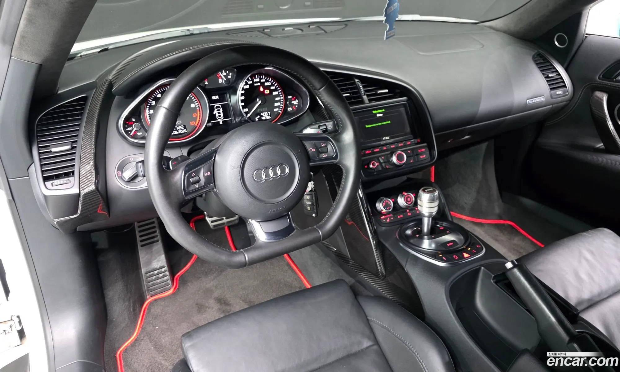 Audi R8 2012 WUAZZZ42XCN000241 — 9
