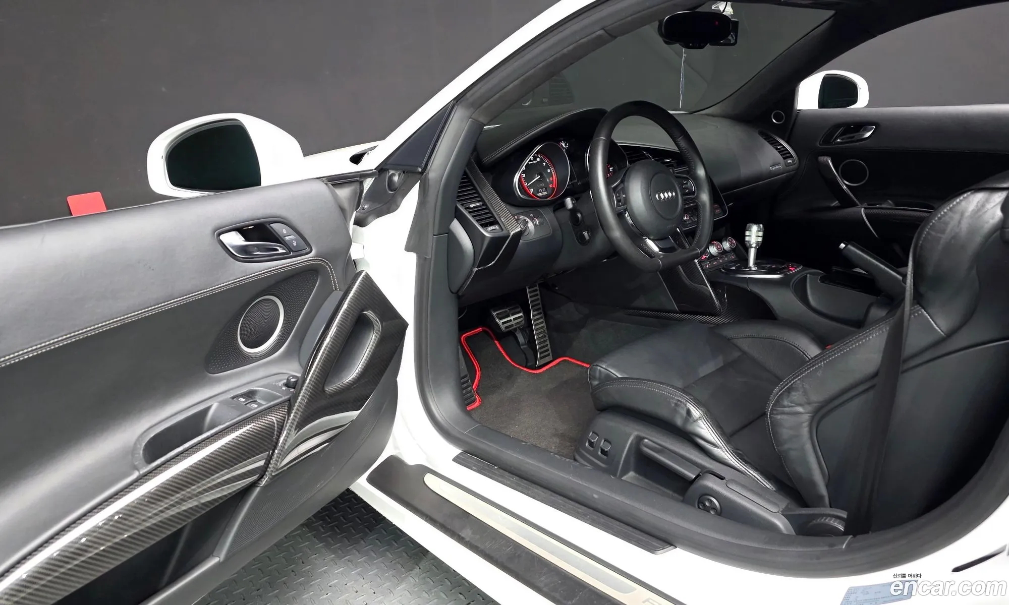 Audi R8 2012 WUAZZZ42XCN000241 — 11