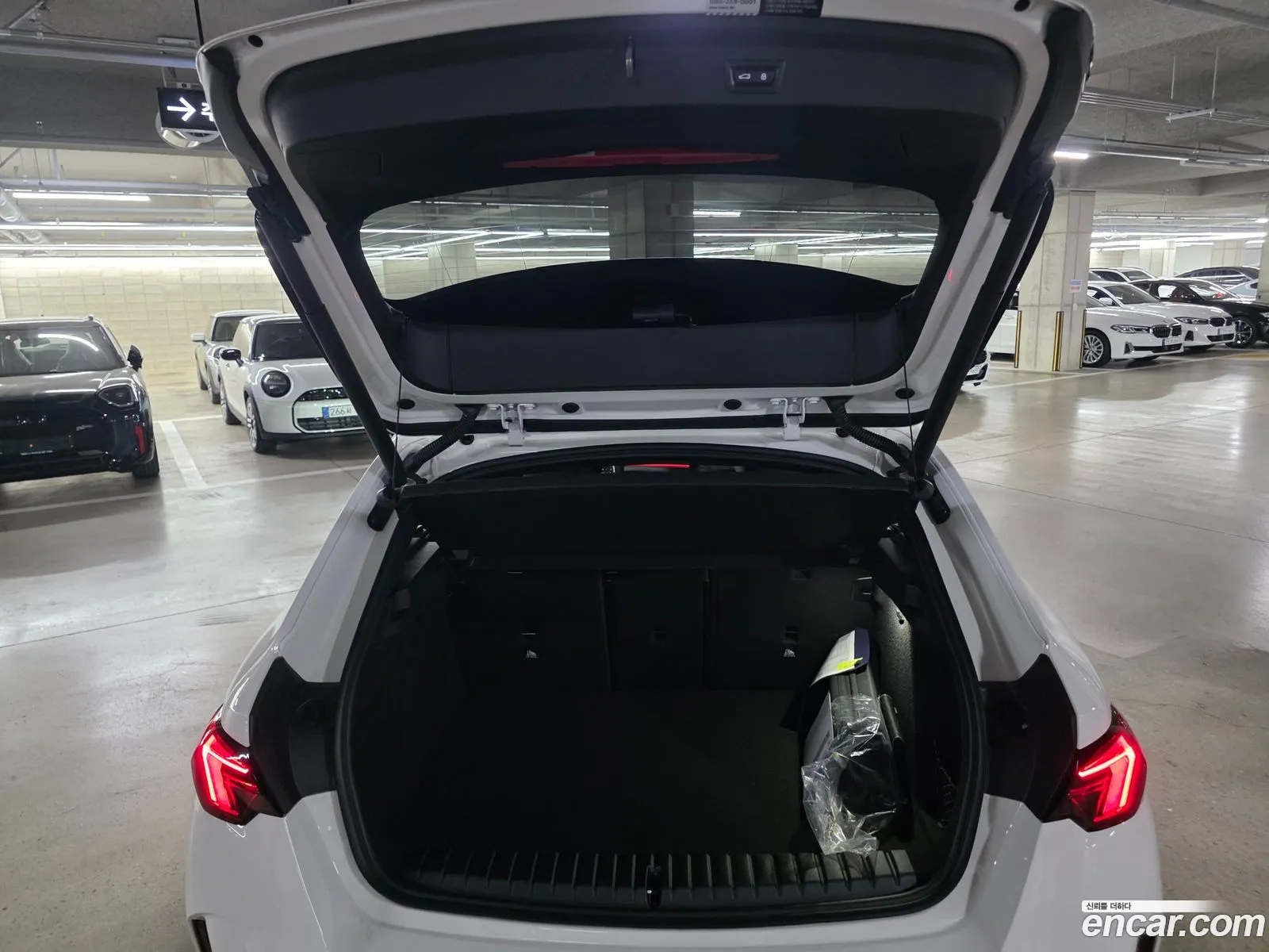 BMW 1 Series 2025 — 17