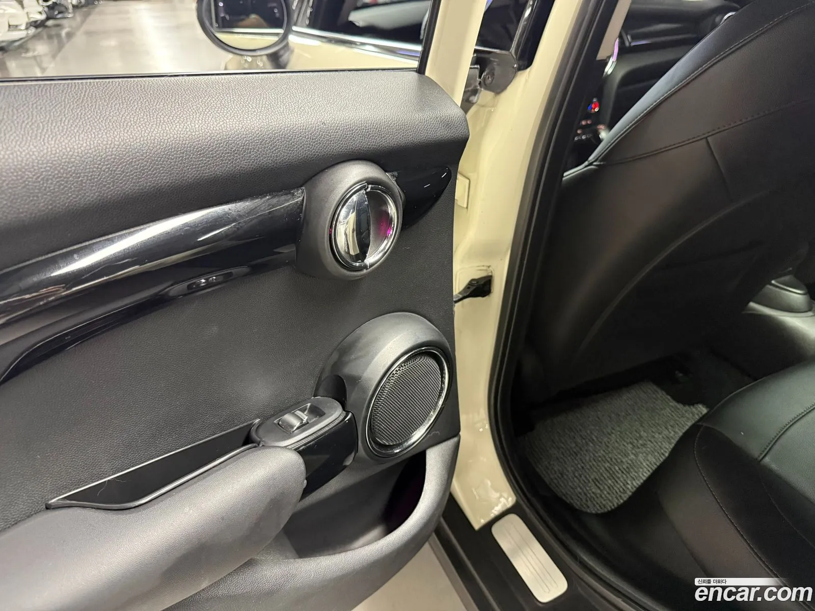 Mini Cooper 2014 — 17