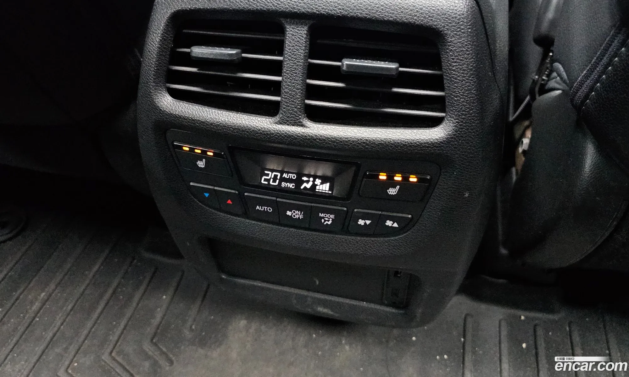 Honda Pilot 2018 5FNYF6850JB200582 — 19