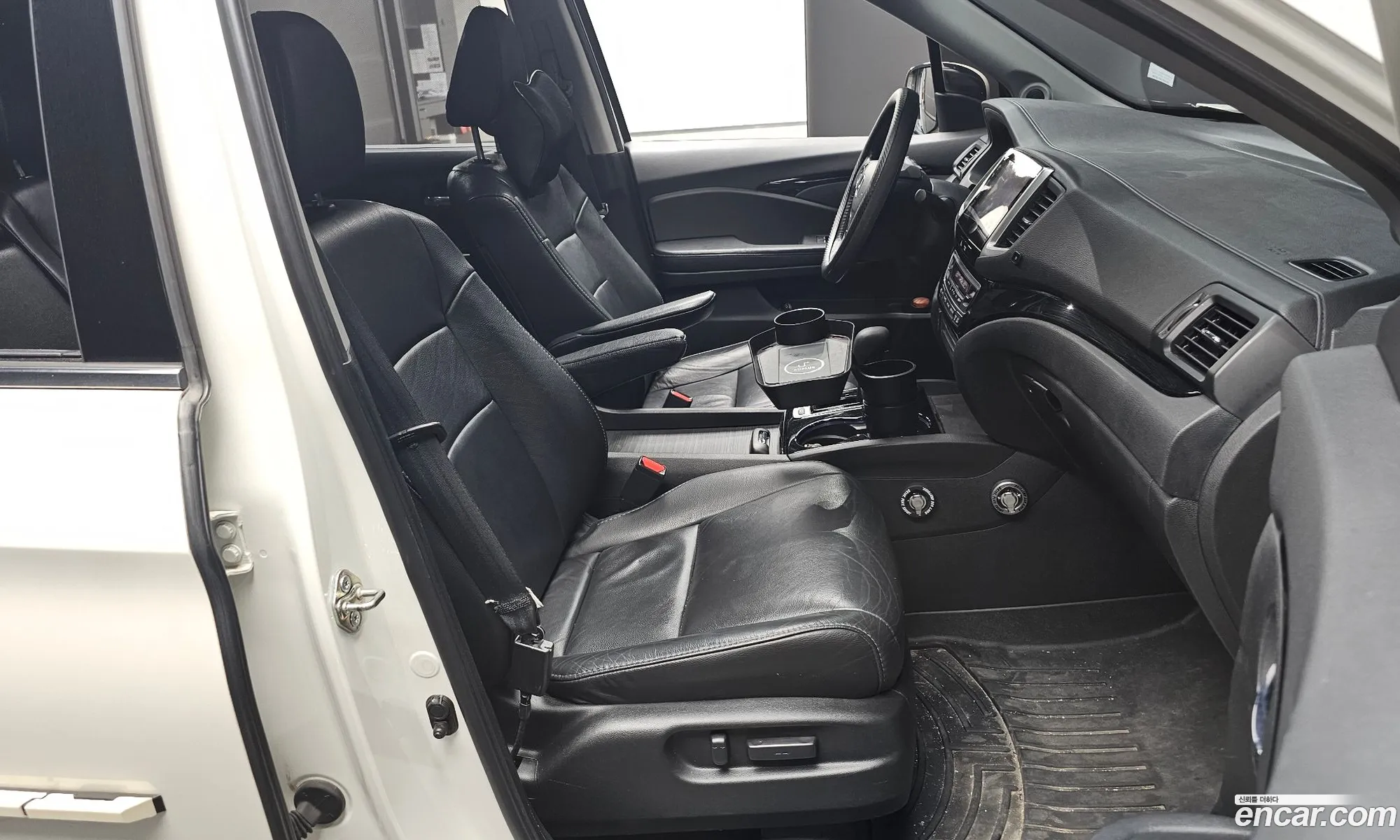 Honda Pilot 2018 5FNYF6850JB200582 — 12