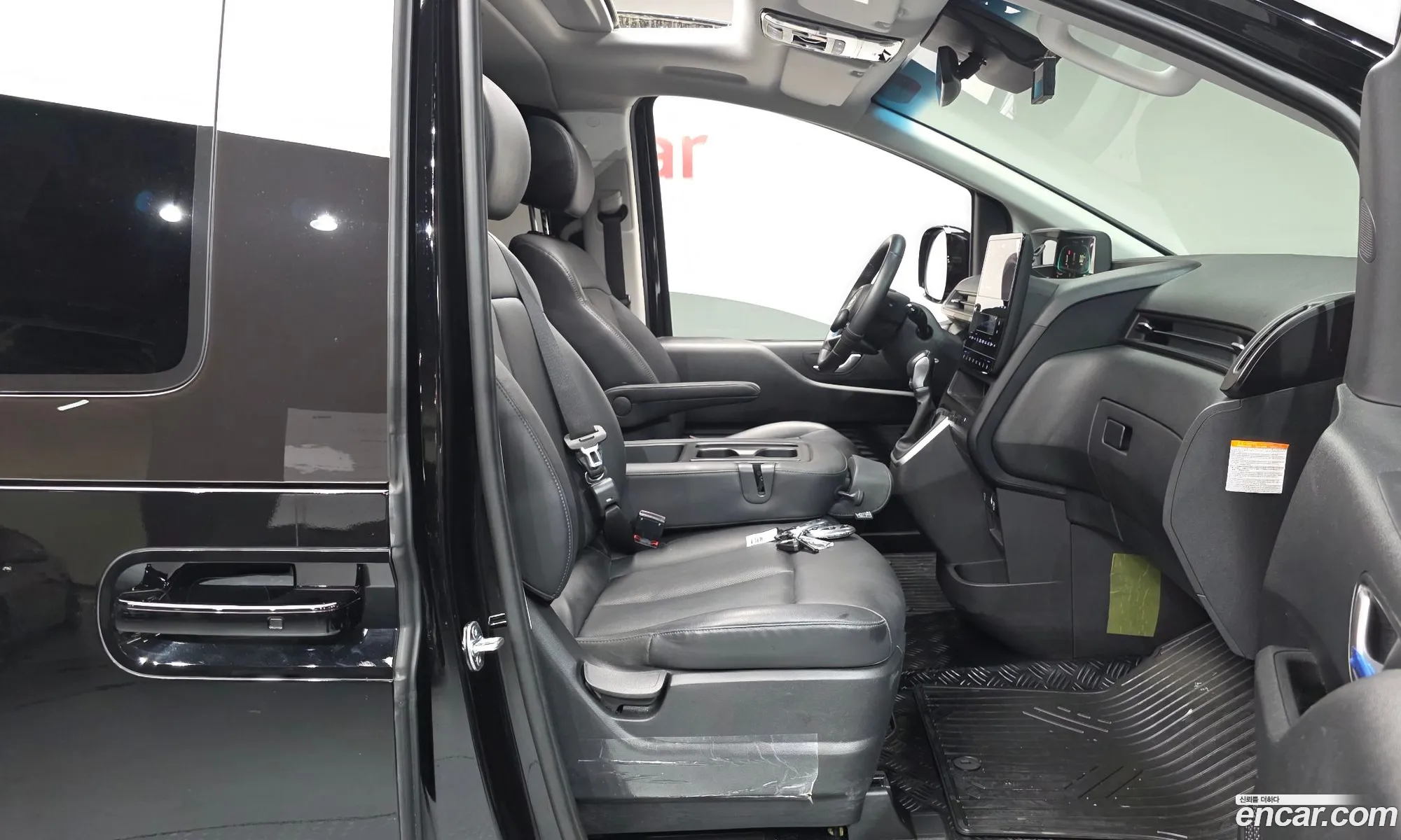 Hyundai Staria 2024 — 35