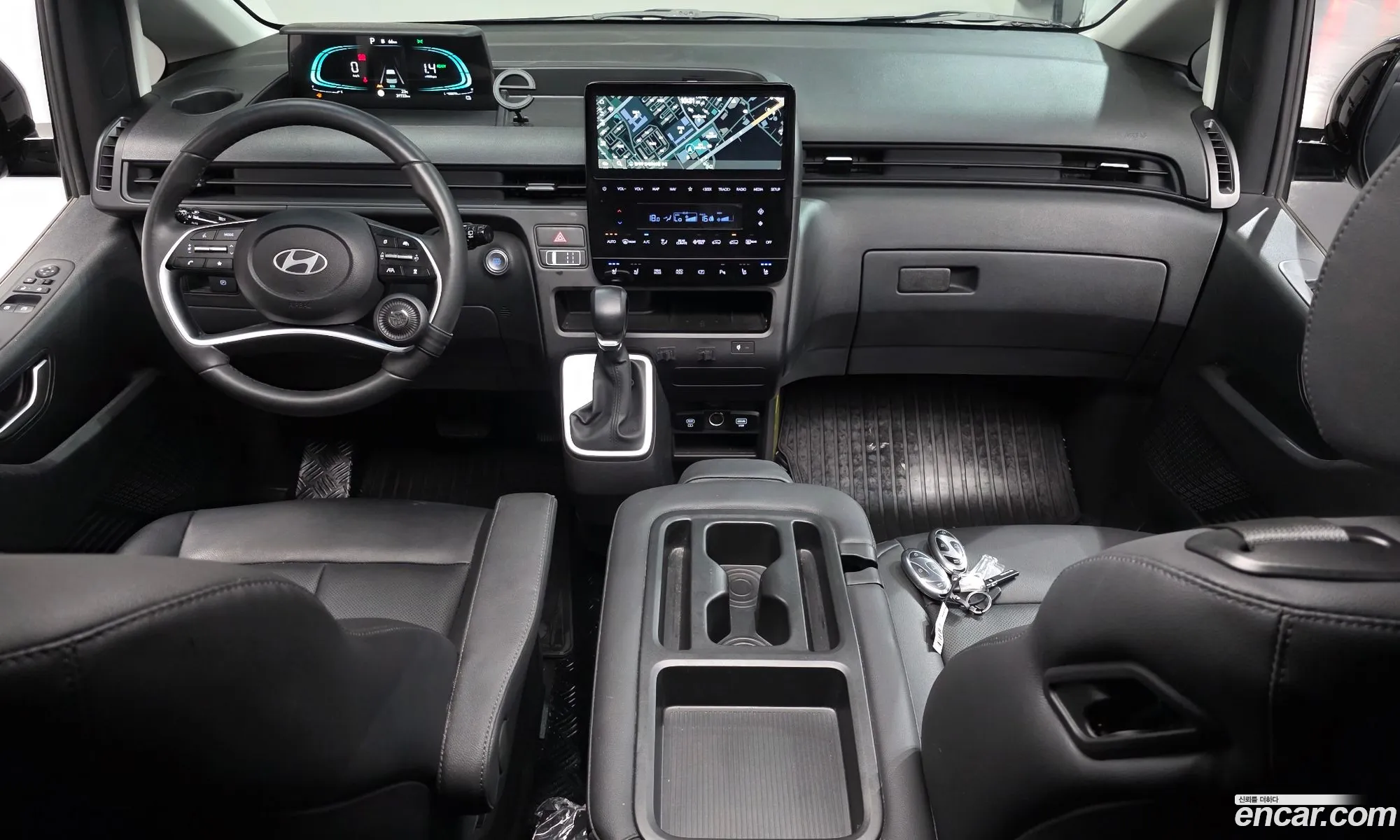 Hyundai Staria 2024 — 27
