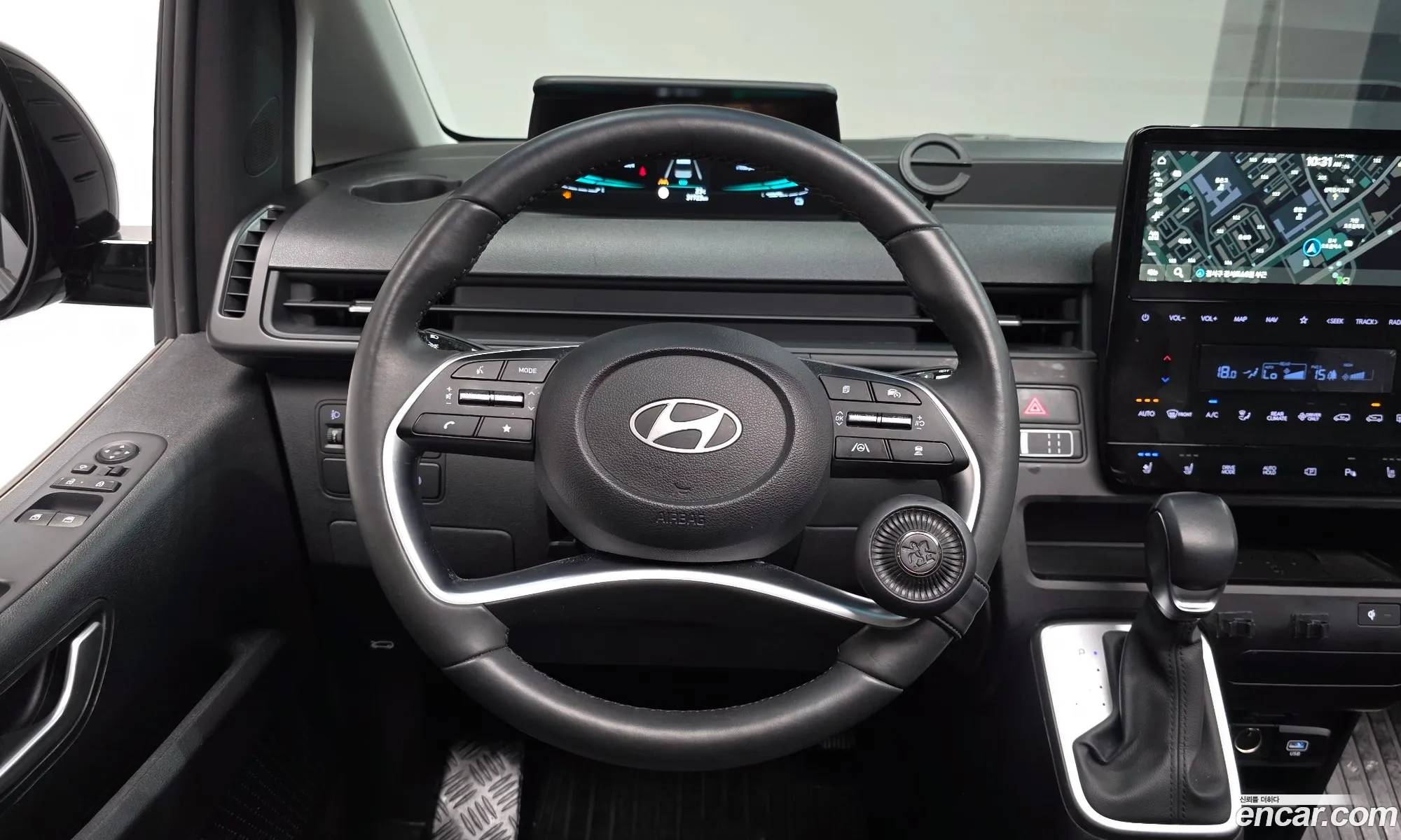 Hyundai Staria 2024 — 17
