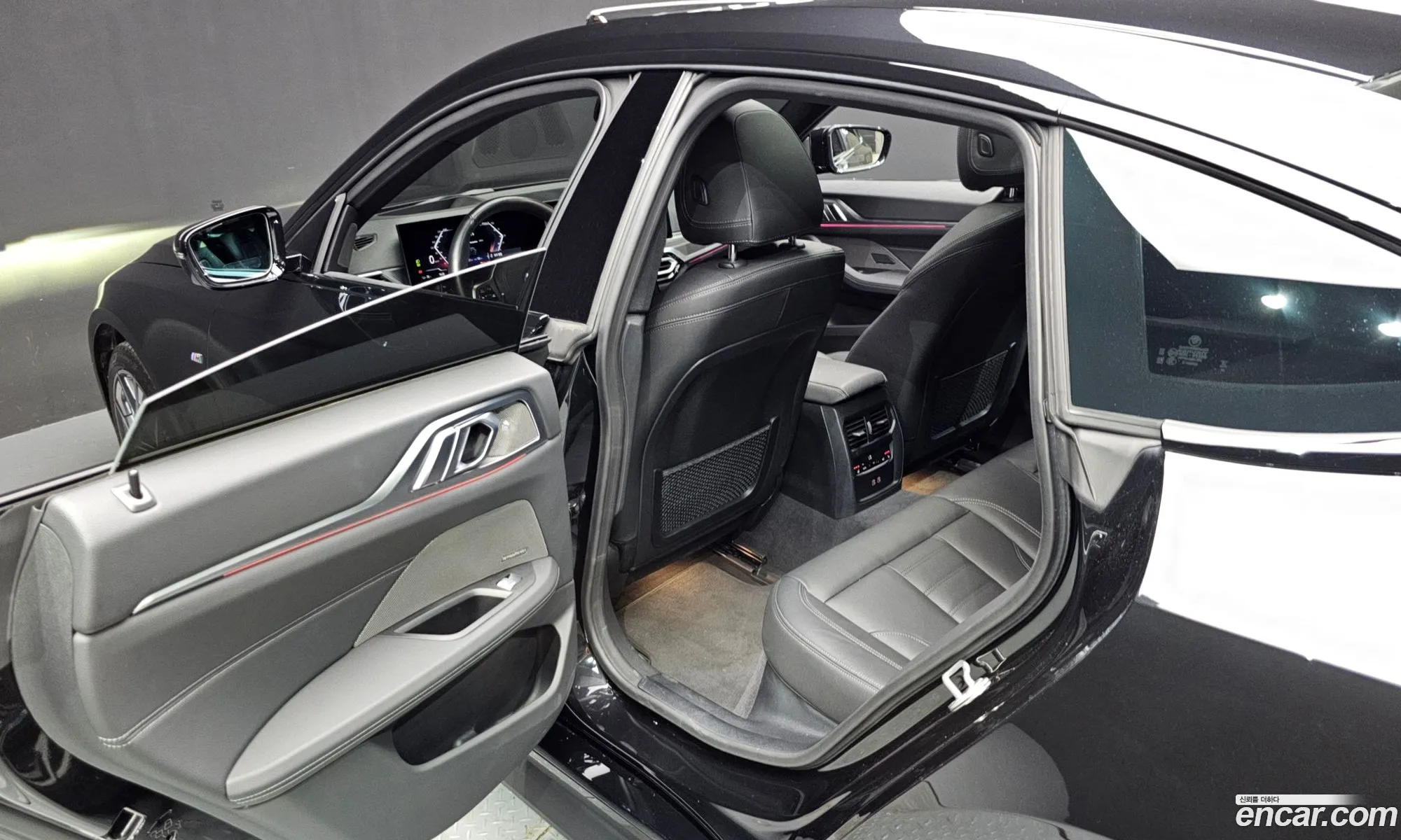 BMW i4 2023 WBY71AW02RFR47476 — 8