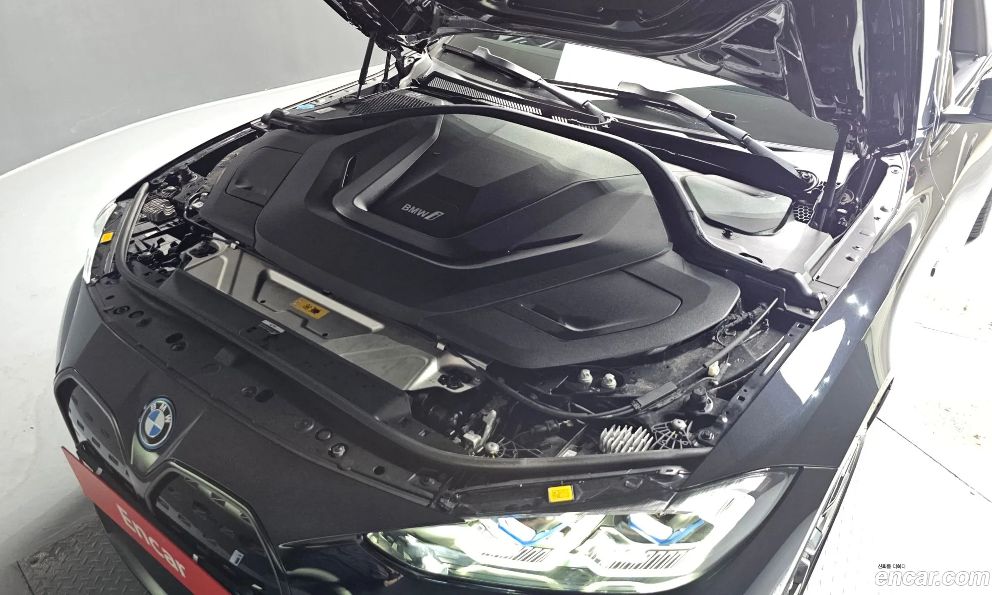 BMW i4 2023 WBY71AW02RFR47476 — 10