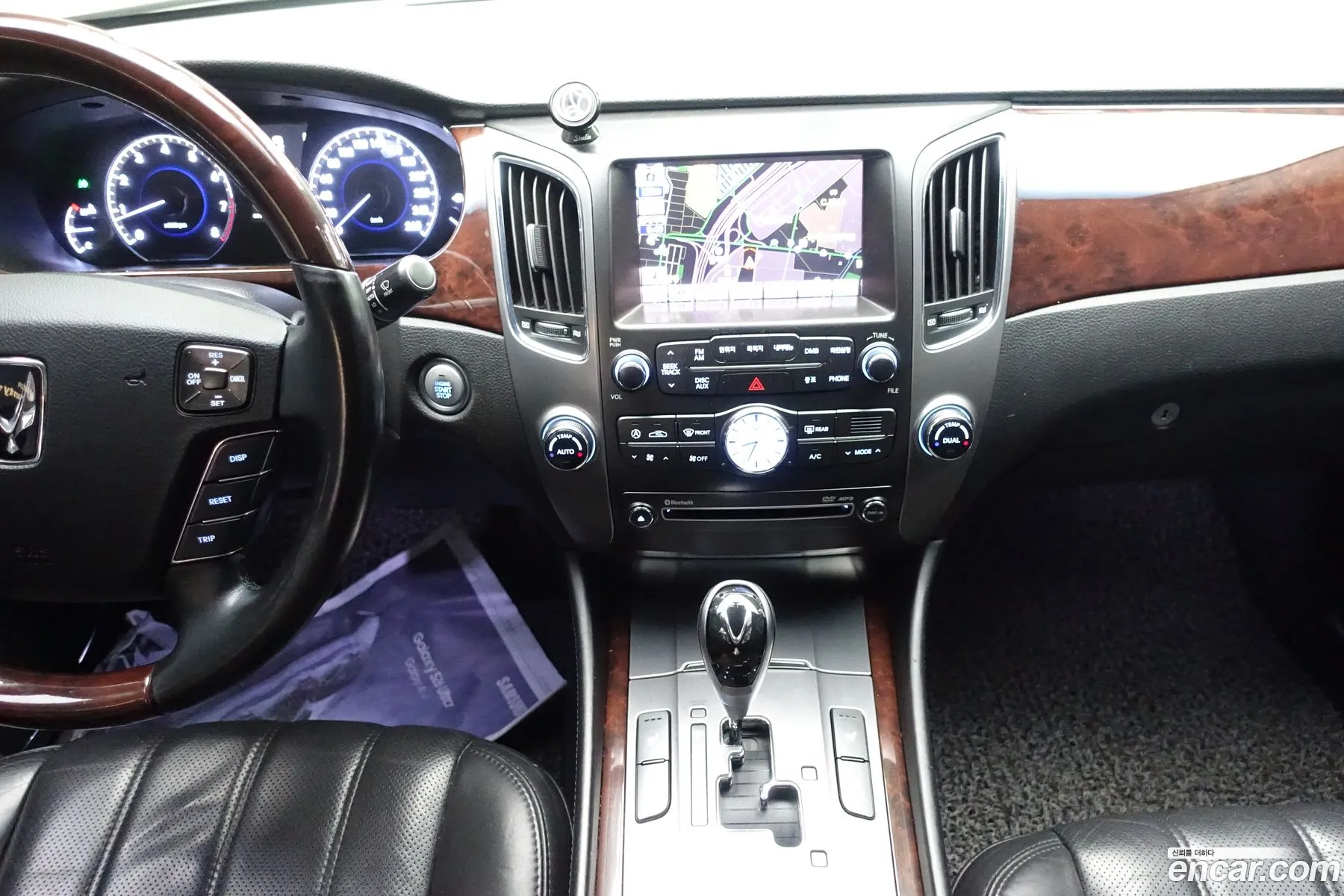 Hyundai Equus 2011 — 18