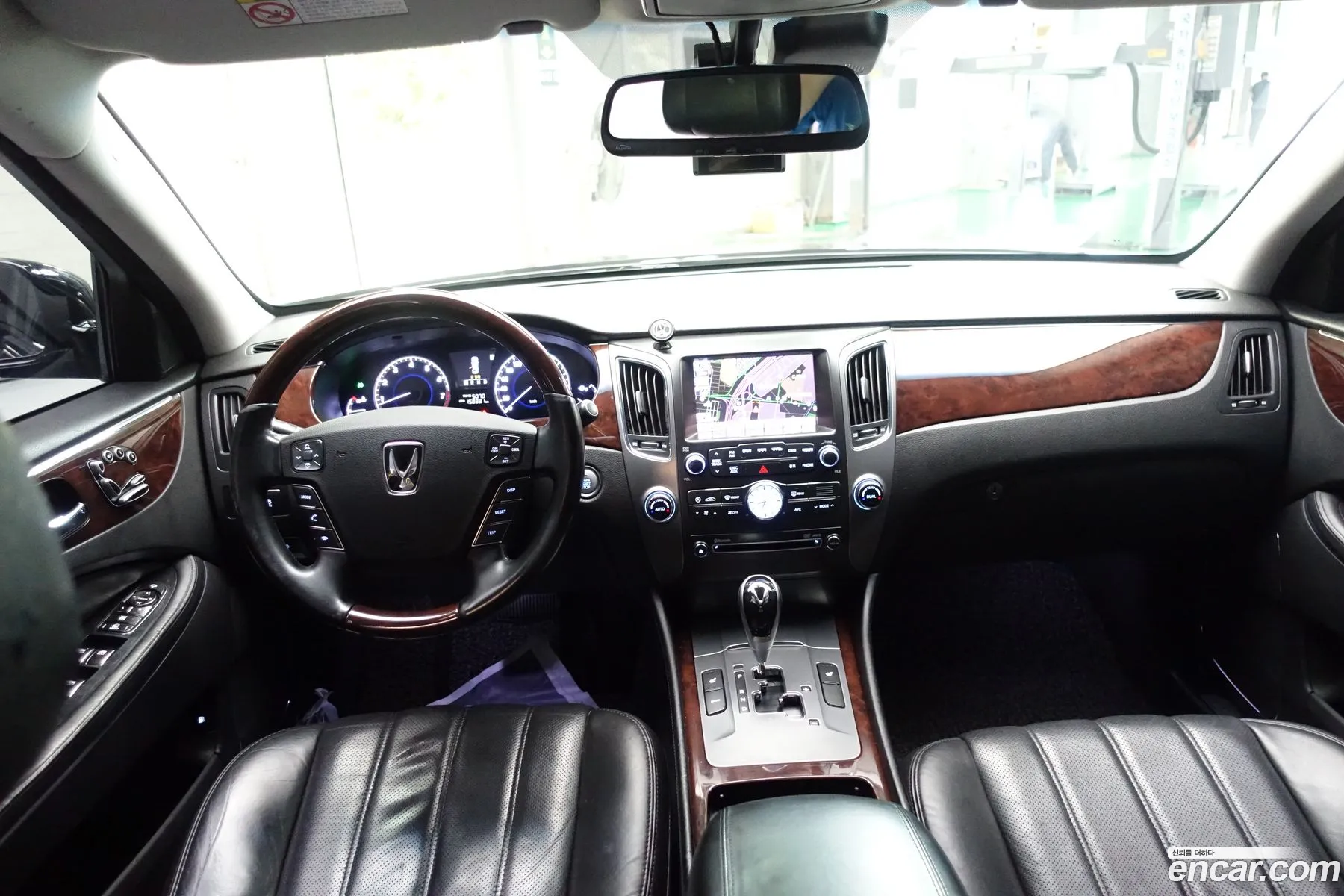 Hyundai Equus 2011 — 17