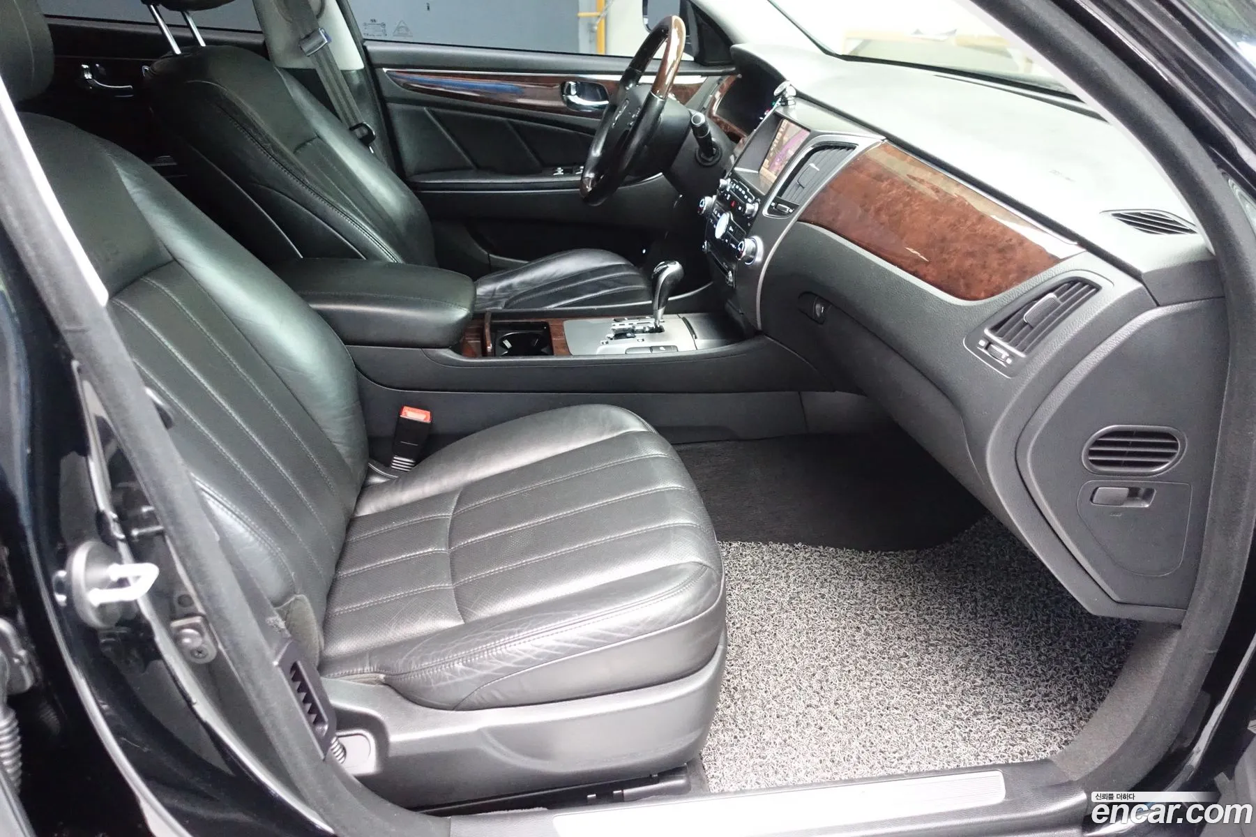Hyundai Equus 2011 — 12