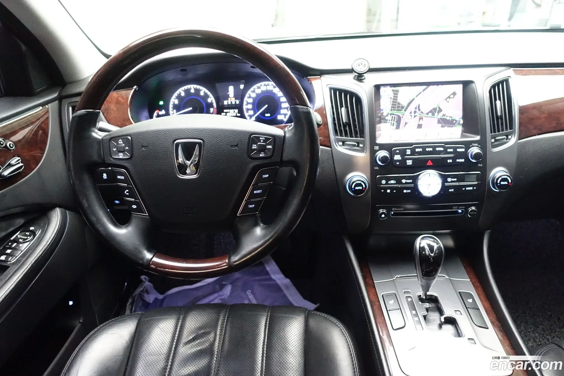 Hyundai Equus 2011 — 15