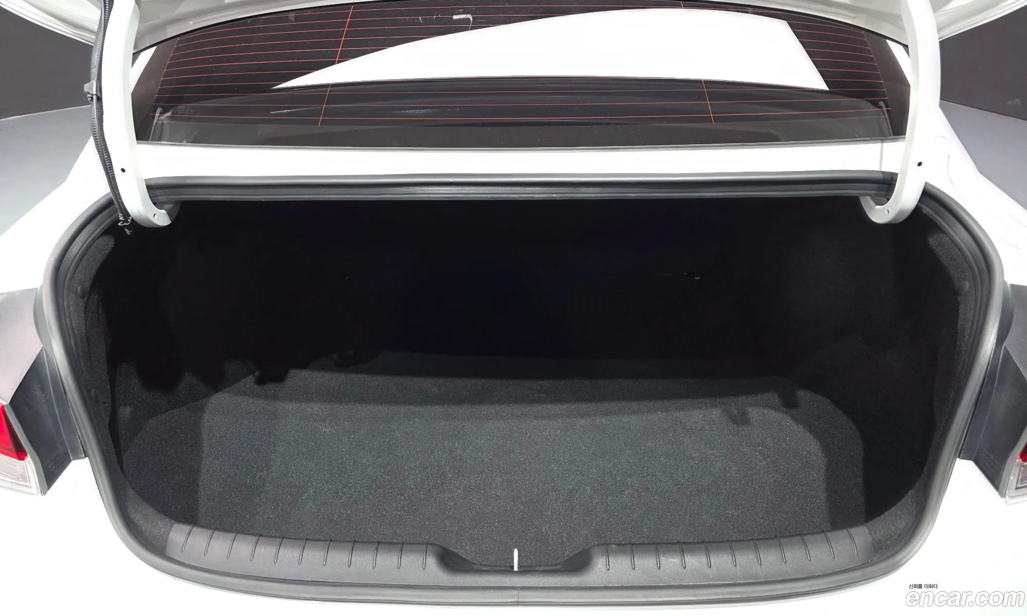 Hyundai Elantra 2021 — 2