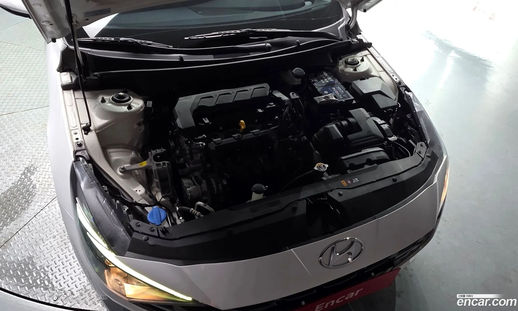 Hyundai Elantra 2021 — 17