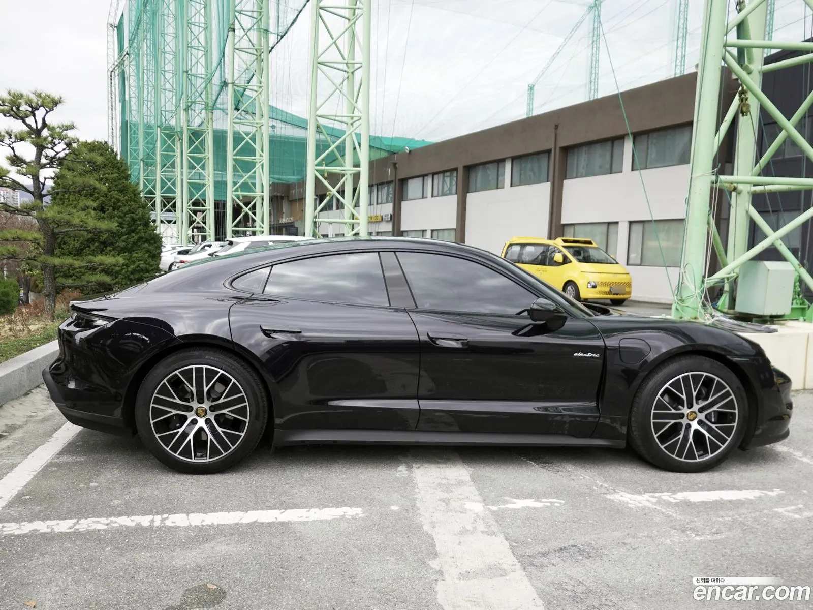 Porsche Taycan 2023 — 10