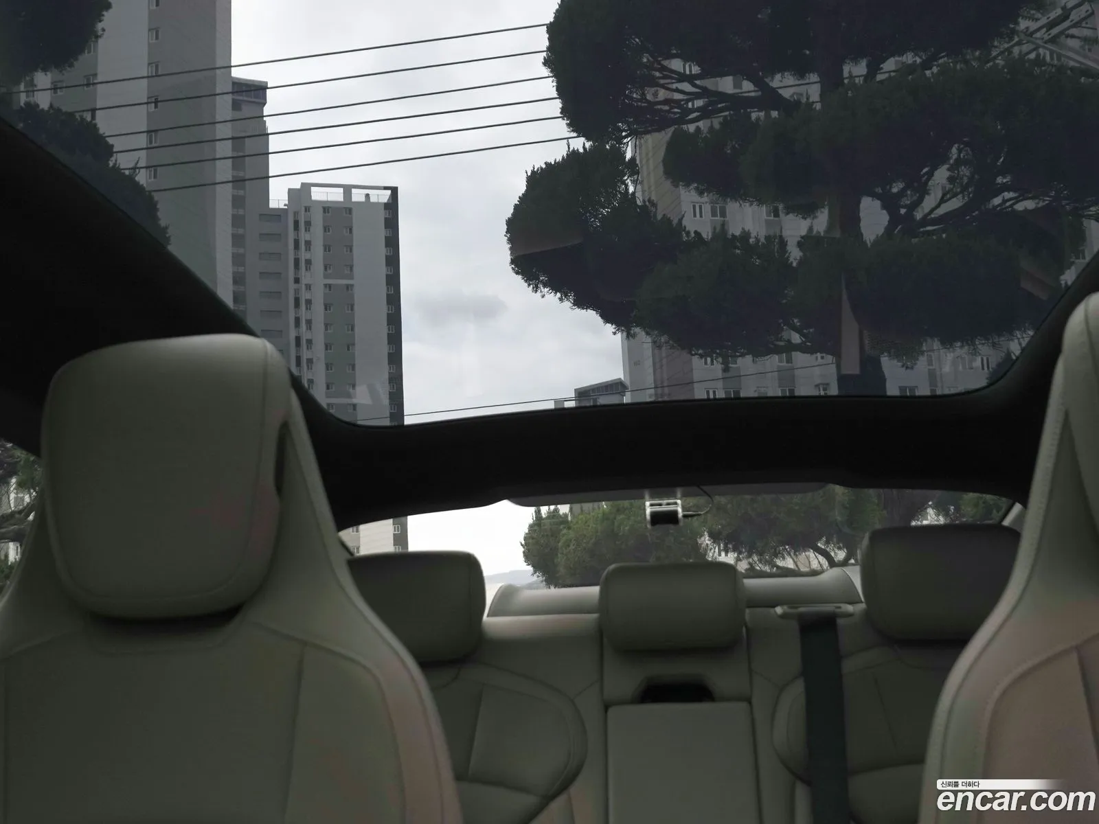 Porsche Taycan 2023 — 18