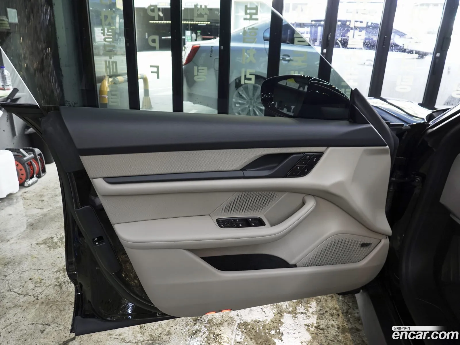 Porsche Taycan 2023 — 12