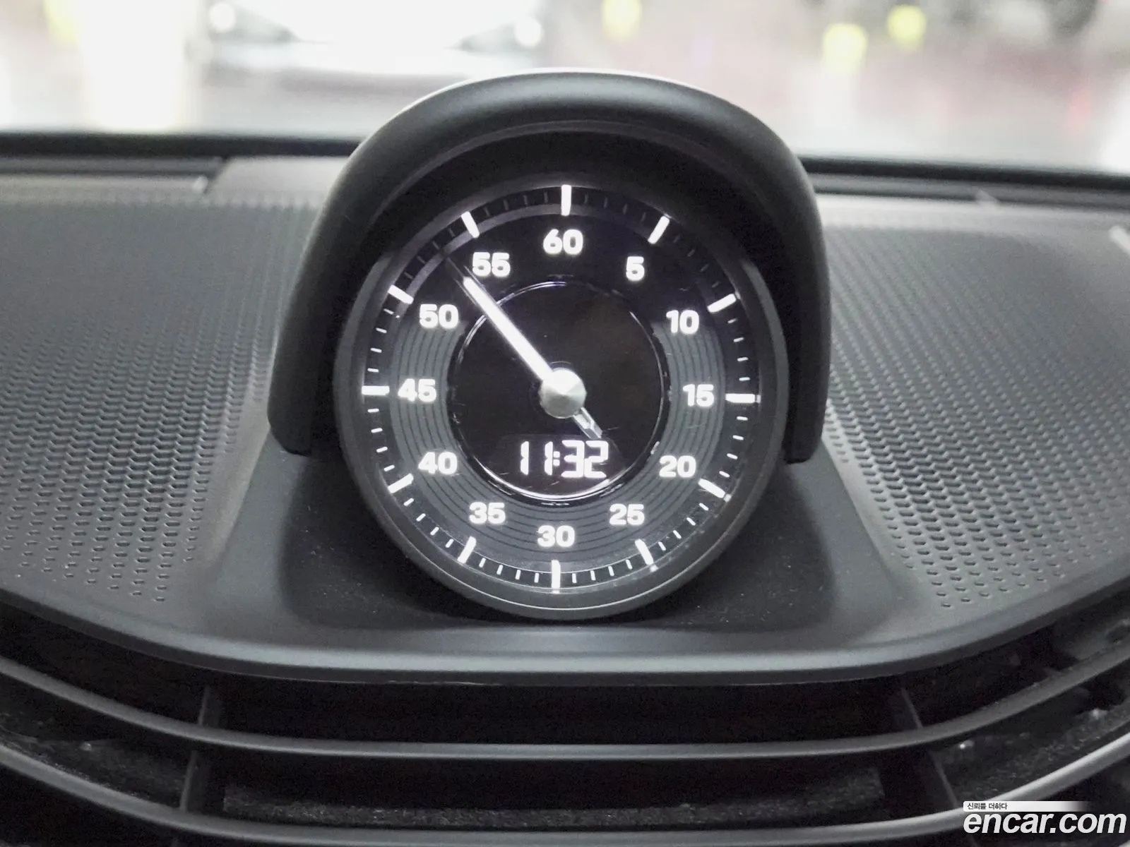 Porsche Taycan 2023 — 16
