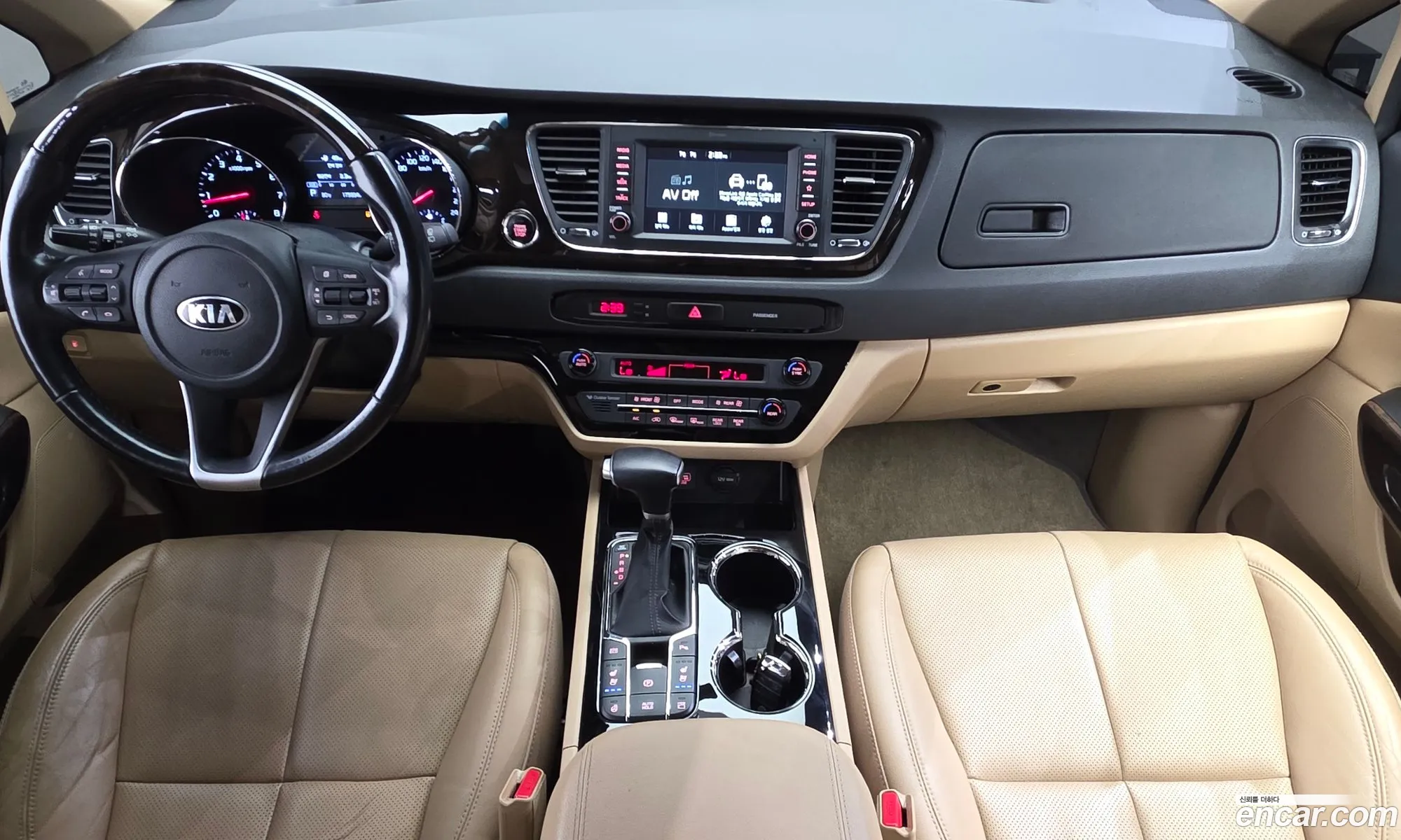 Kia Carnival 2019 — 16