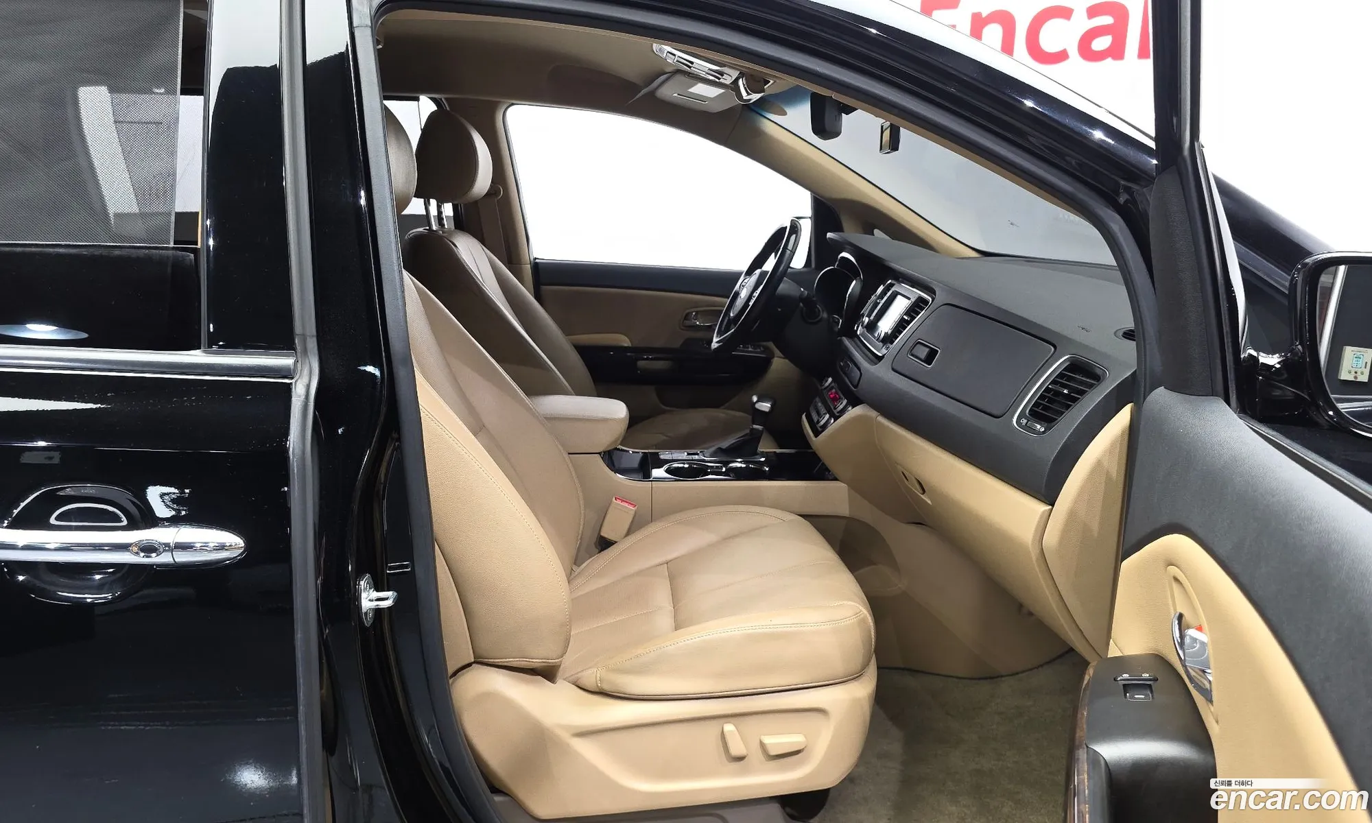 Kia Carnival 2019 — 32