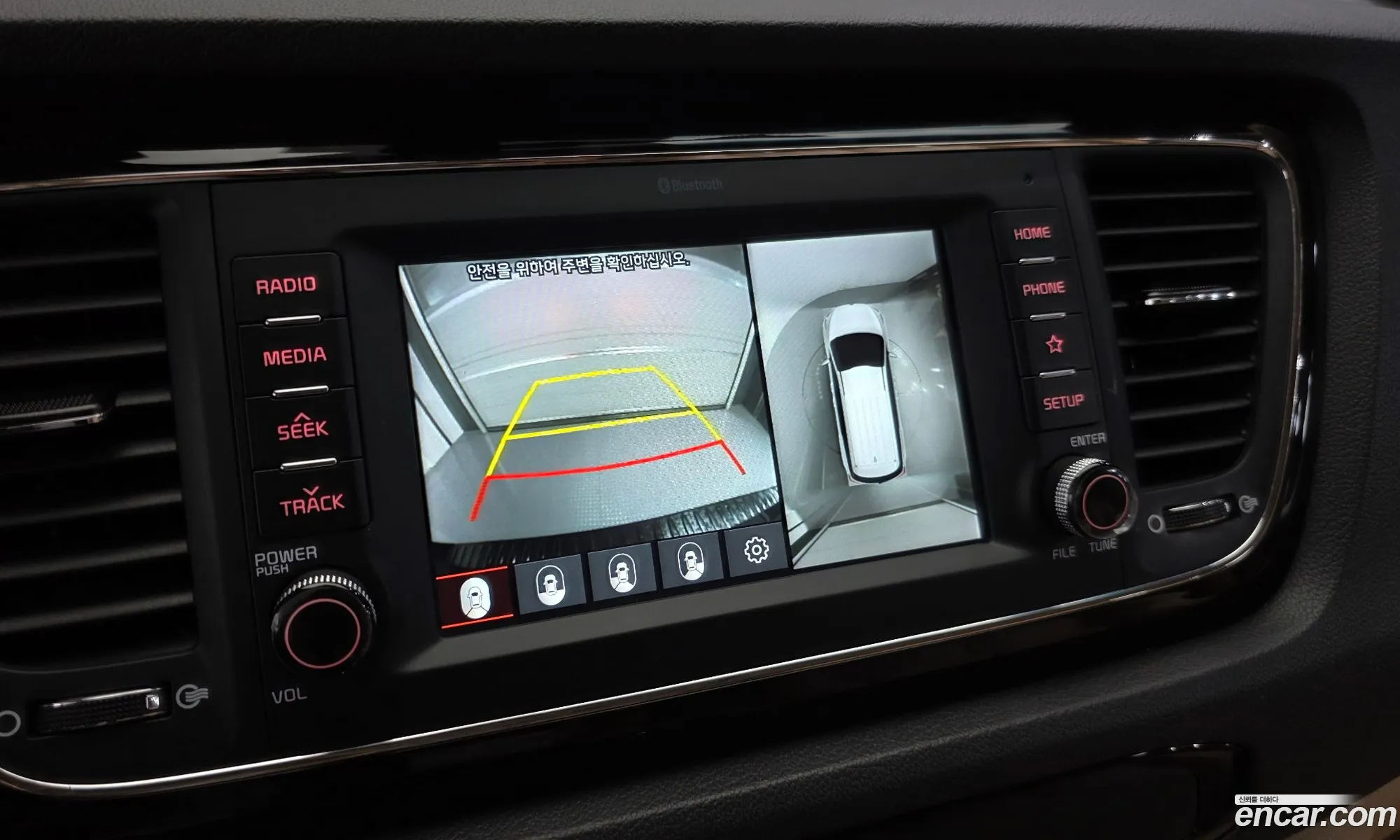 Kia Carnival 2019 — 18