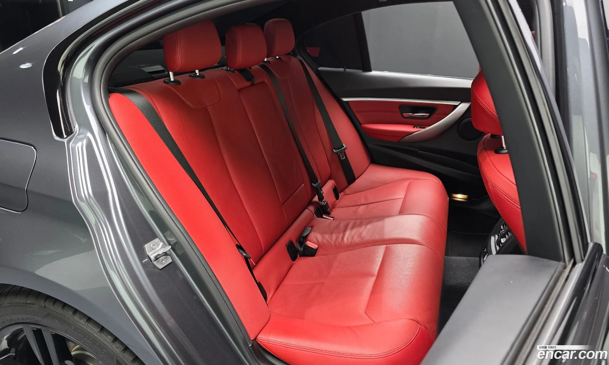 BMW 3 Series 2018 WBA8B9102JA538403 — 31