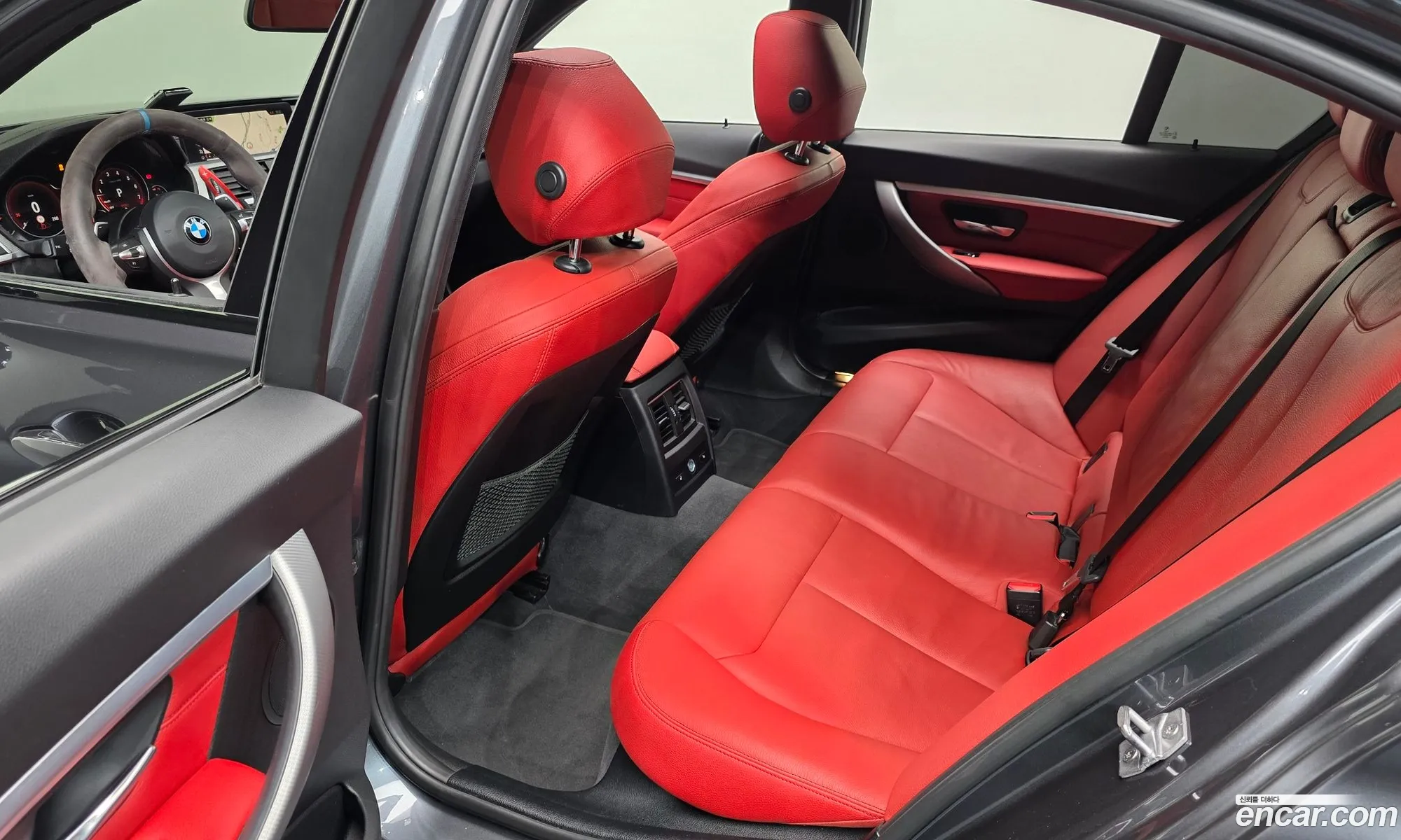 BMW 3 Series 2018 WBA8B9102JA538403 — 32