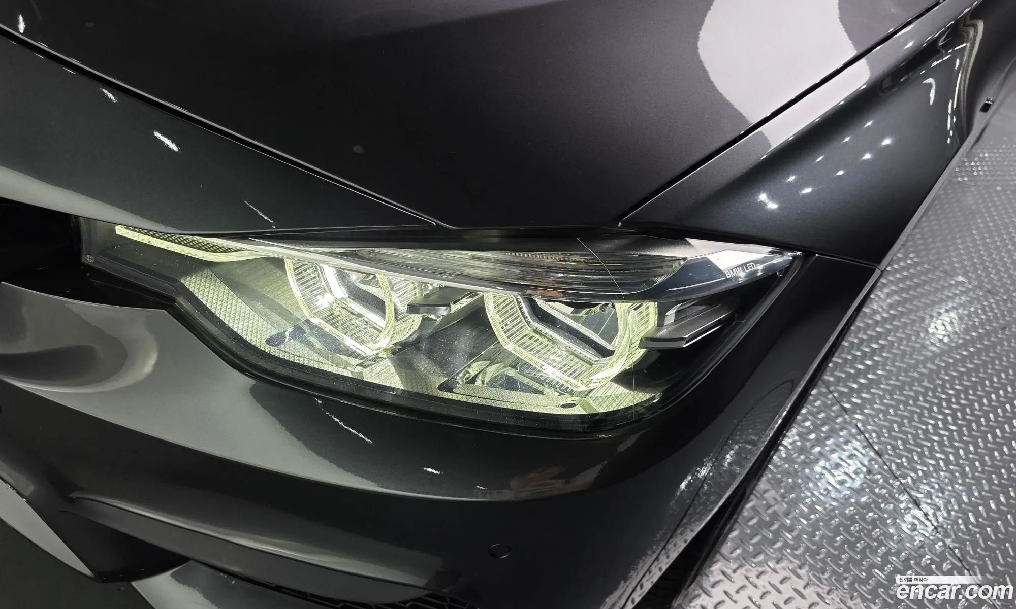 BMW 3 Series 2018 WBA8B9102JA538403 — 16