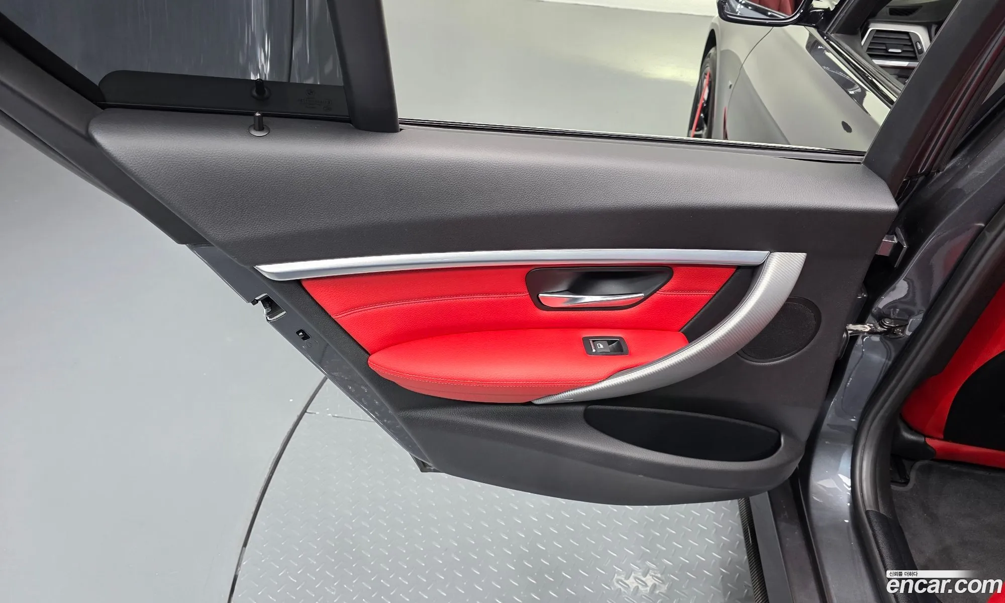 BMW 3 Series 2018 WBA8B9102JA538403 — 14
