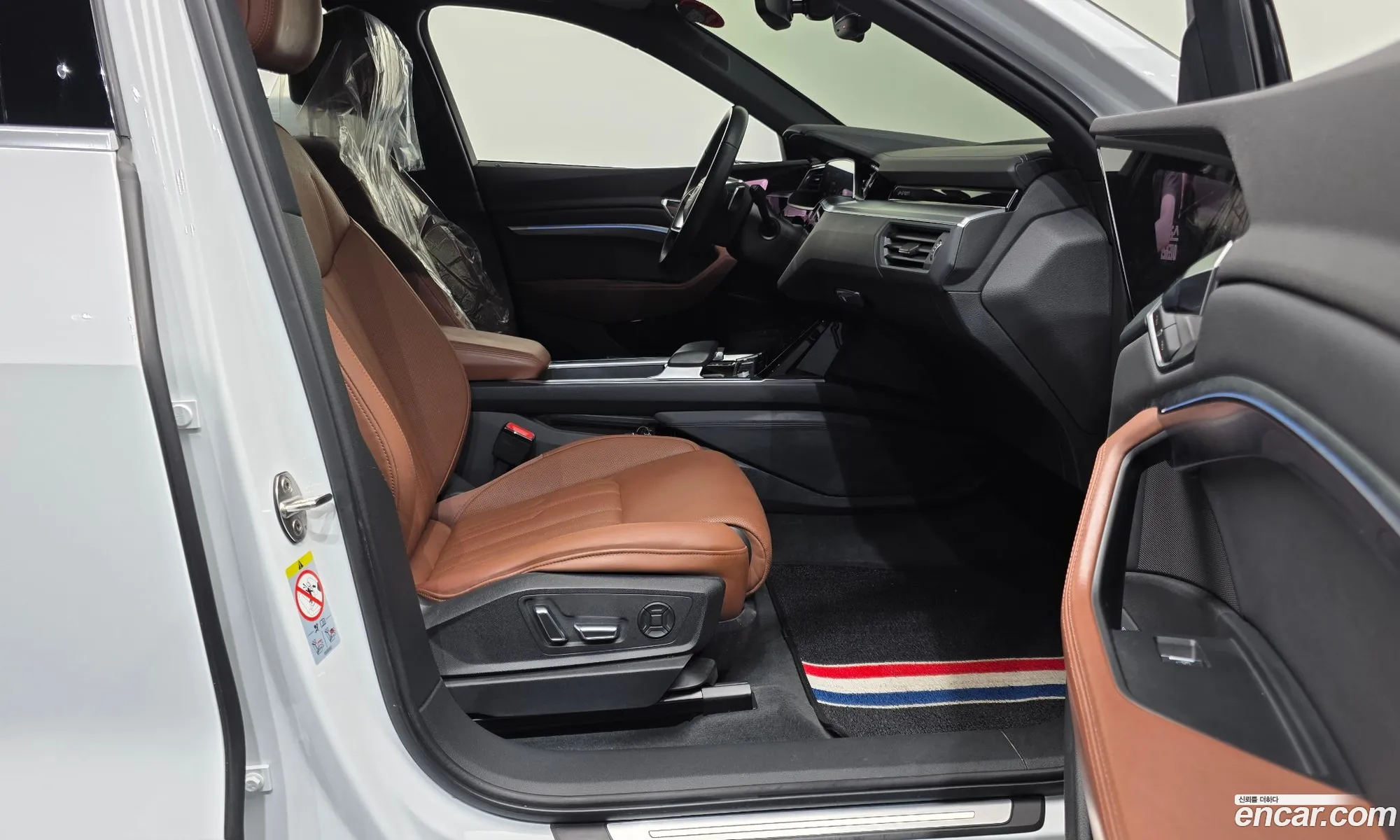 Audi e-tron 2022 — 18