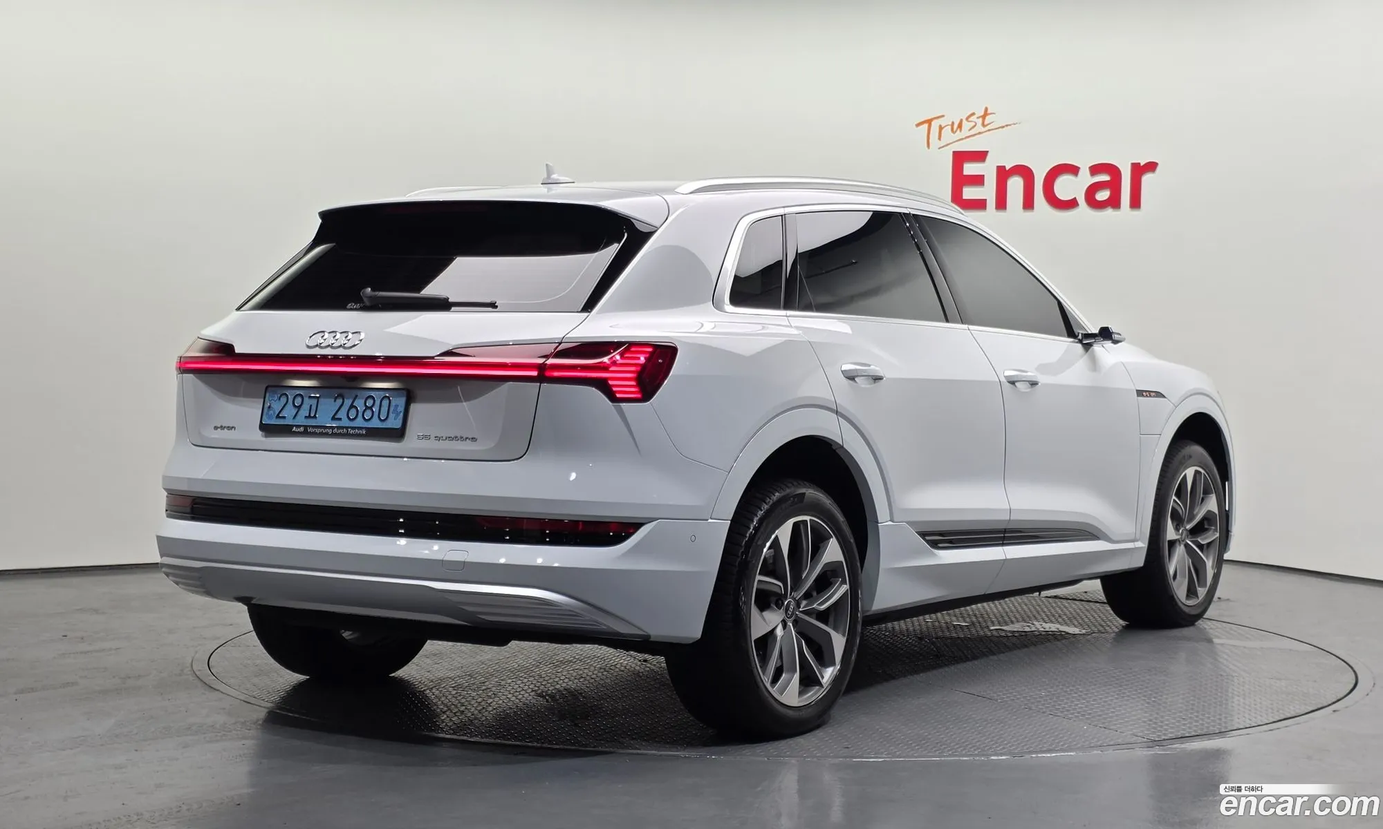 Audi e-tron 2022 — 17