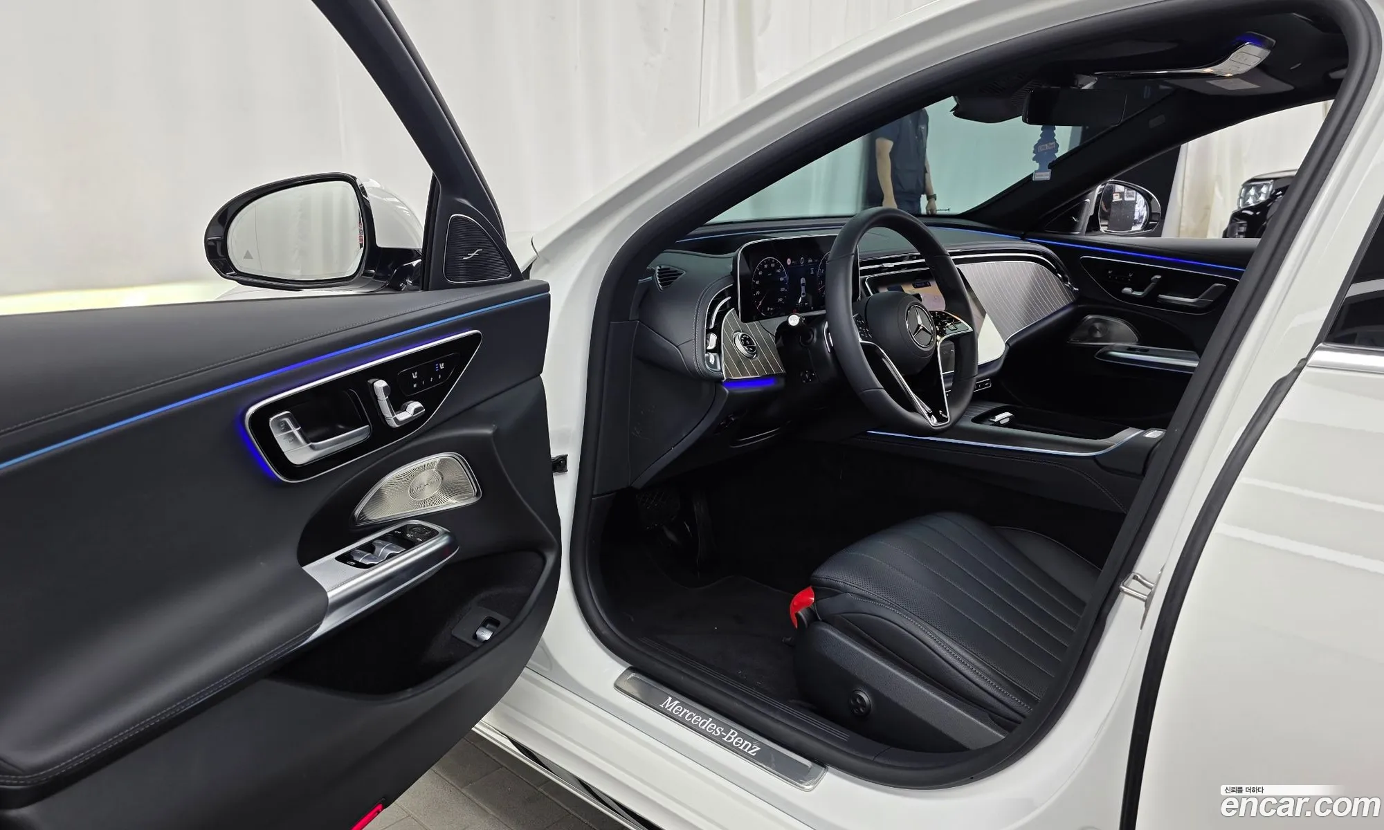 Mercedes-Benz E-Class W214 2025 — 23