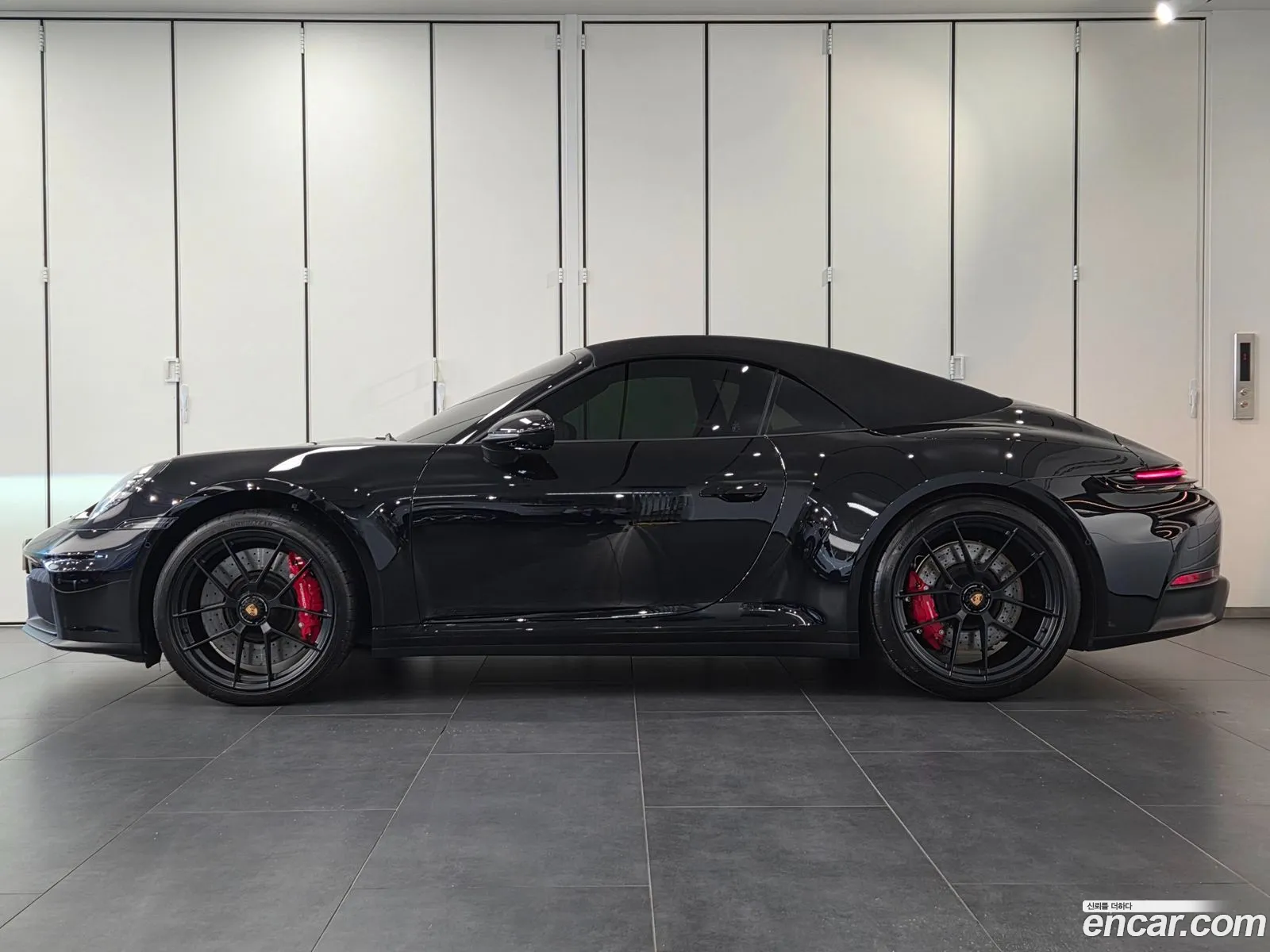 Porsche 911 2025 — 17
