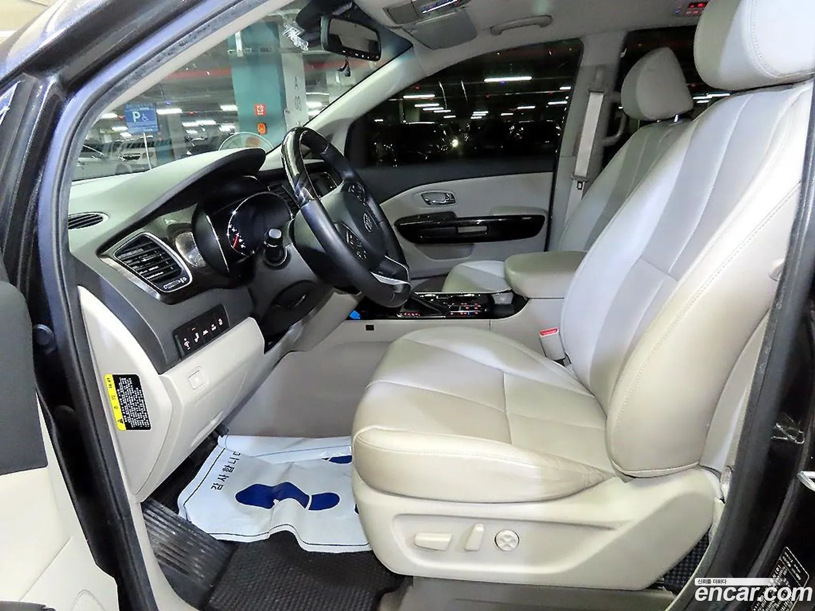 Kia Carnival 2019 — 17