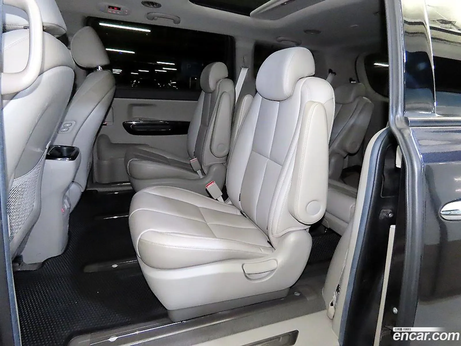 Kia Carnival 2019 — 8