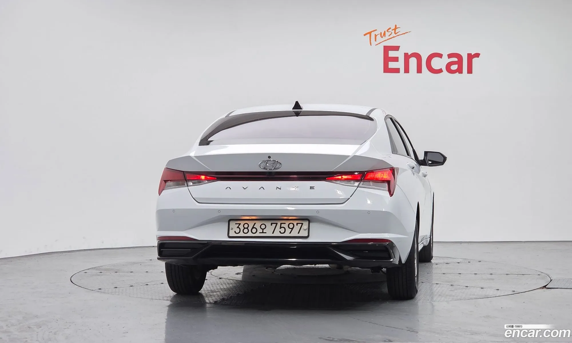 Hyundai Elantra 2021 — 2