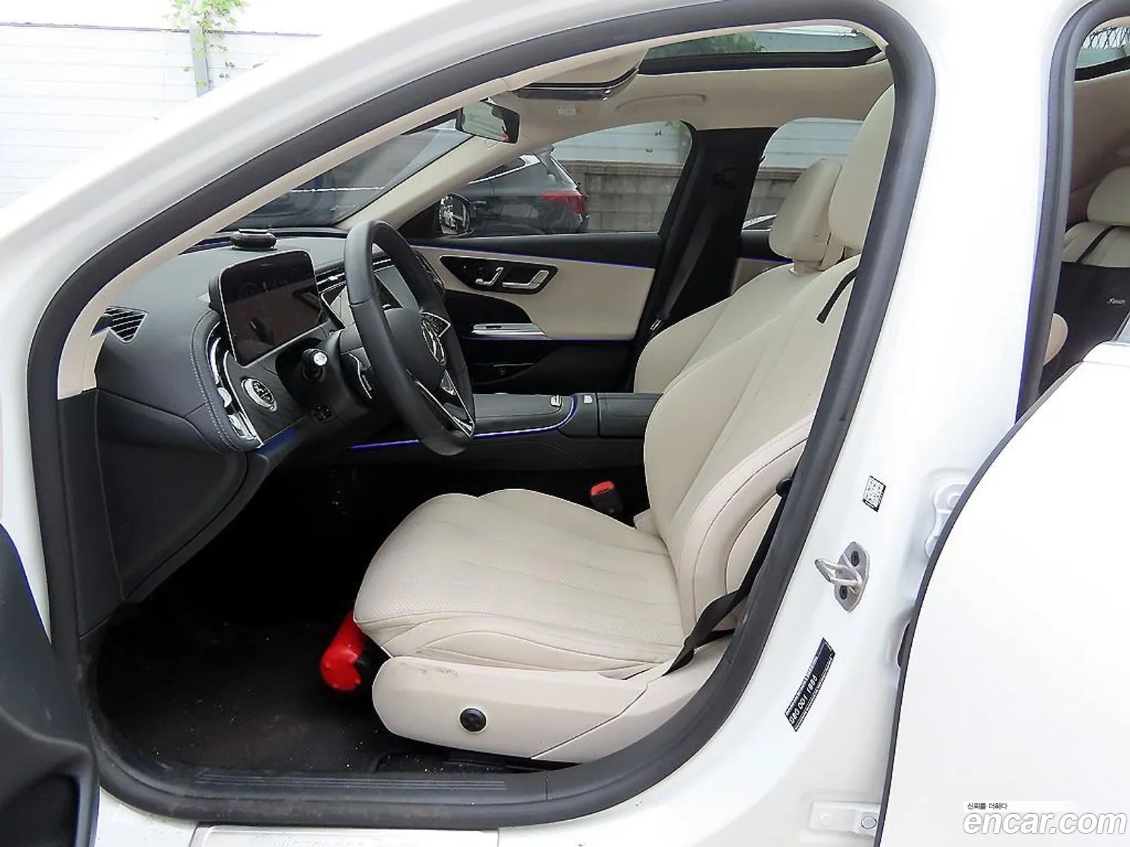Mercedes-Benz E-Class W214 2025 — 10