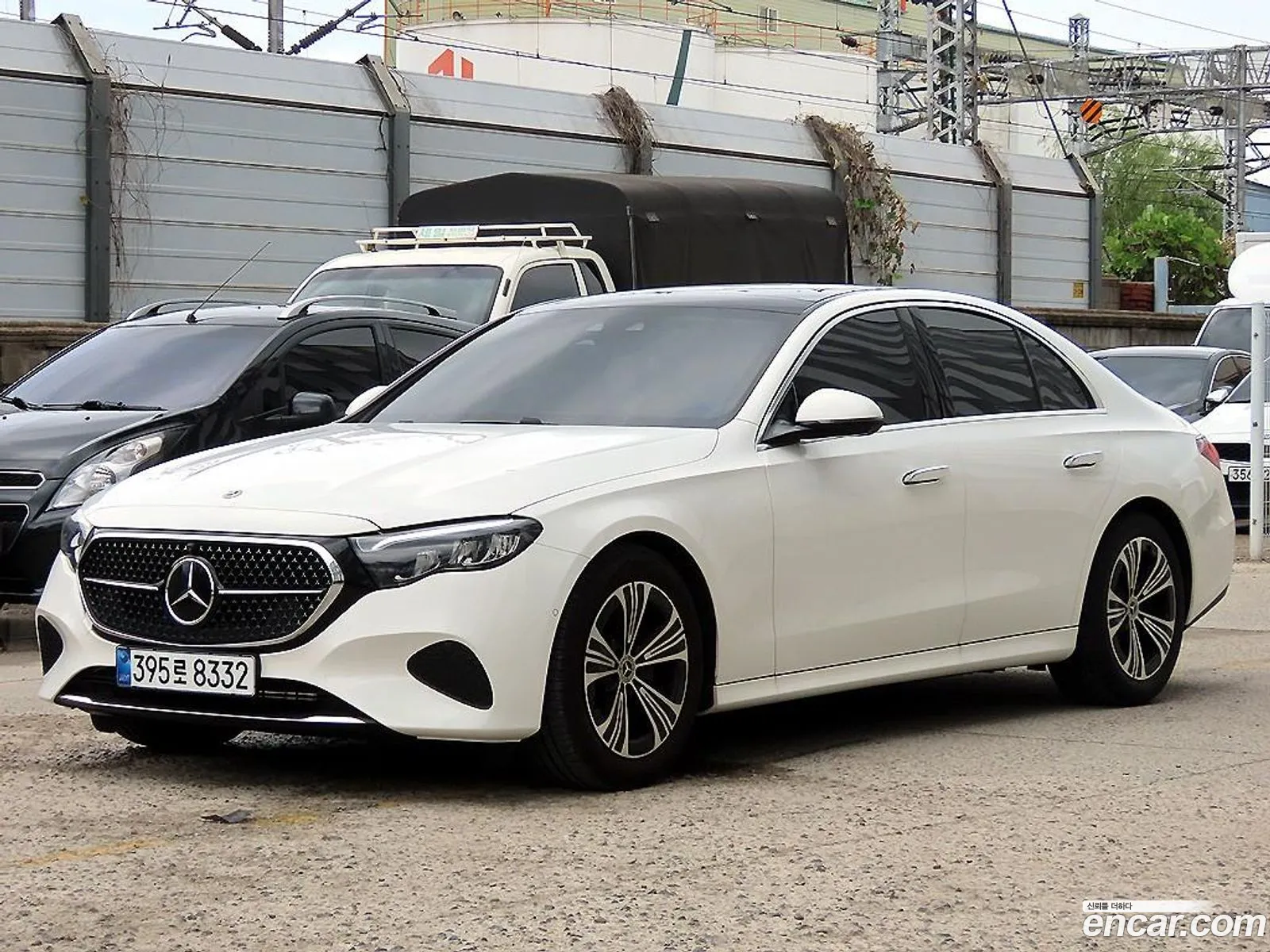 Mercedes-Benz E-Class W214 2025 — 17