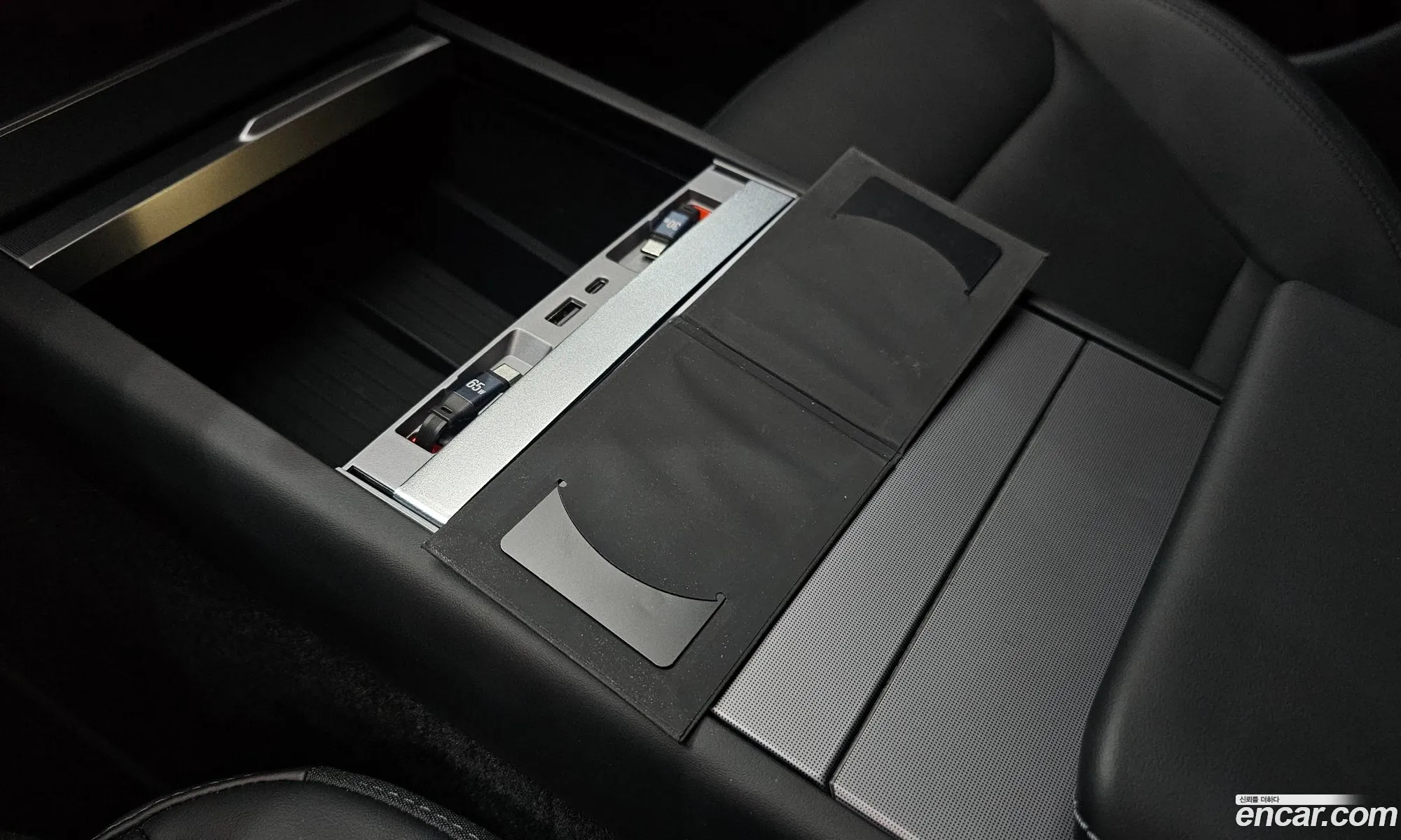 Tesla Model Y 2026 — 33