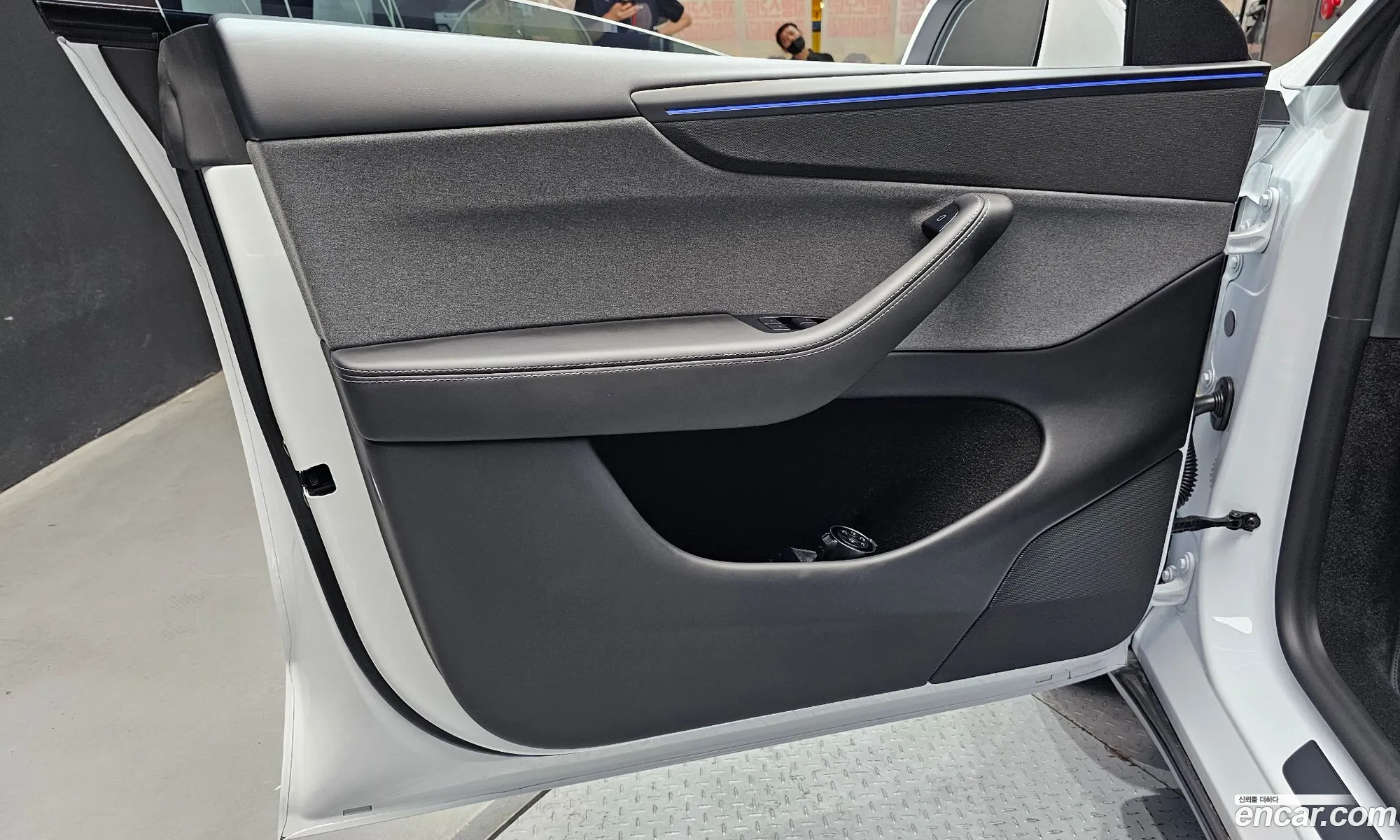 Tesla Model Y 2026 — 13