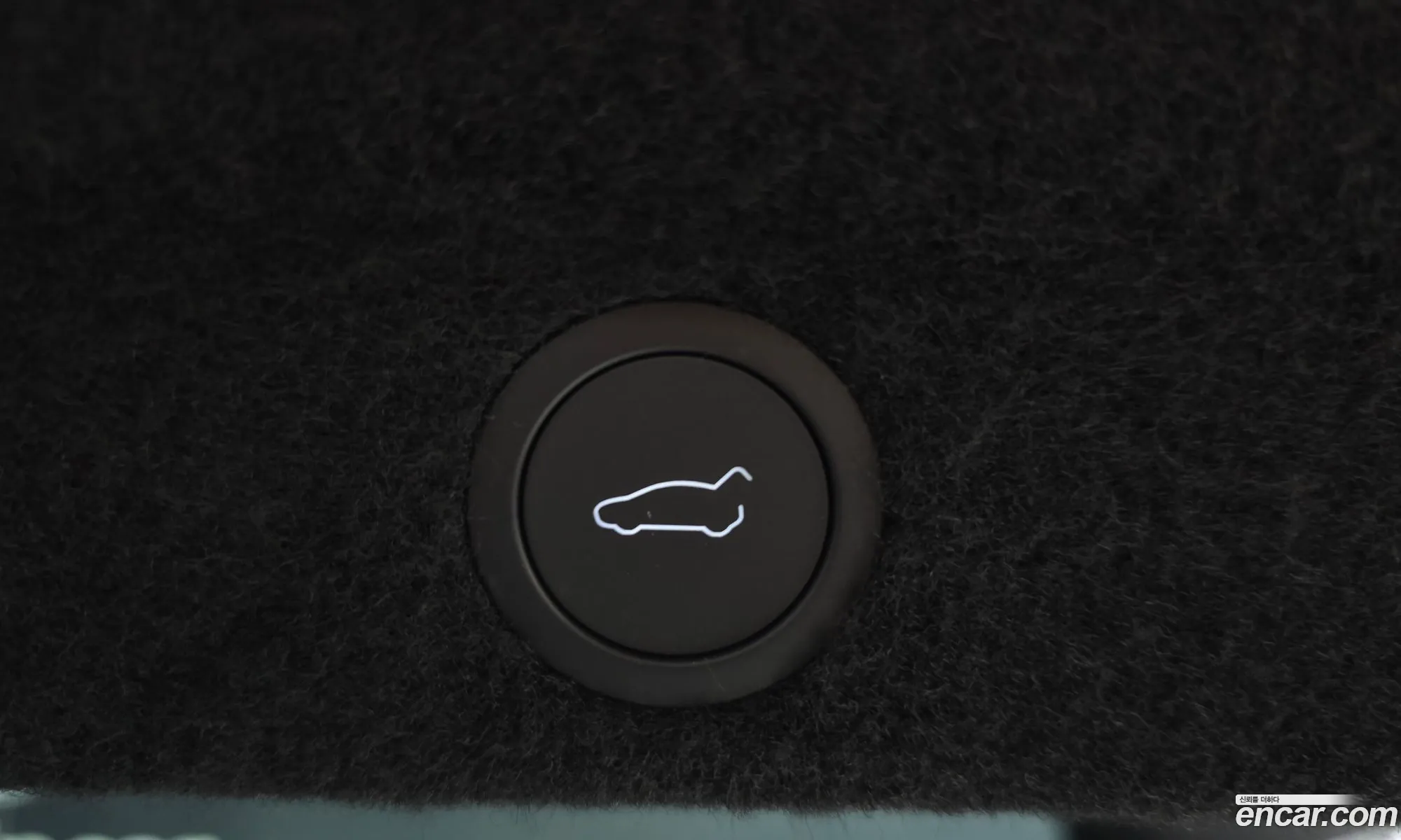 Tesla Model Y 2026 — 27