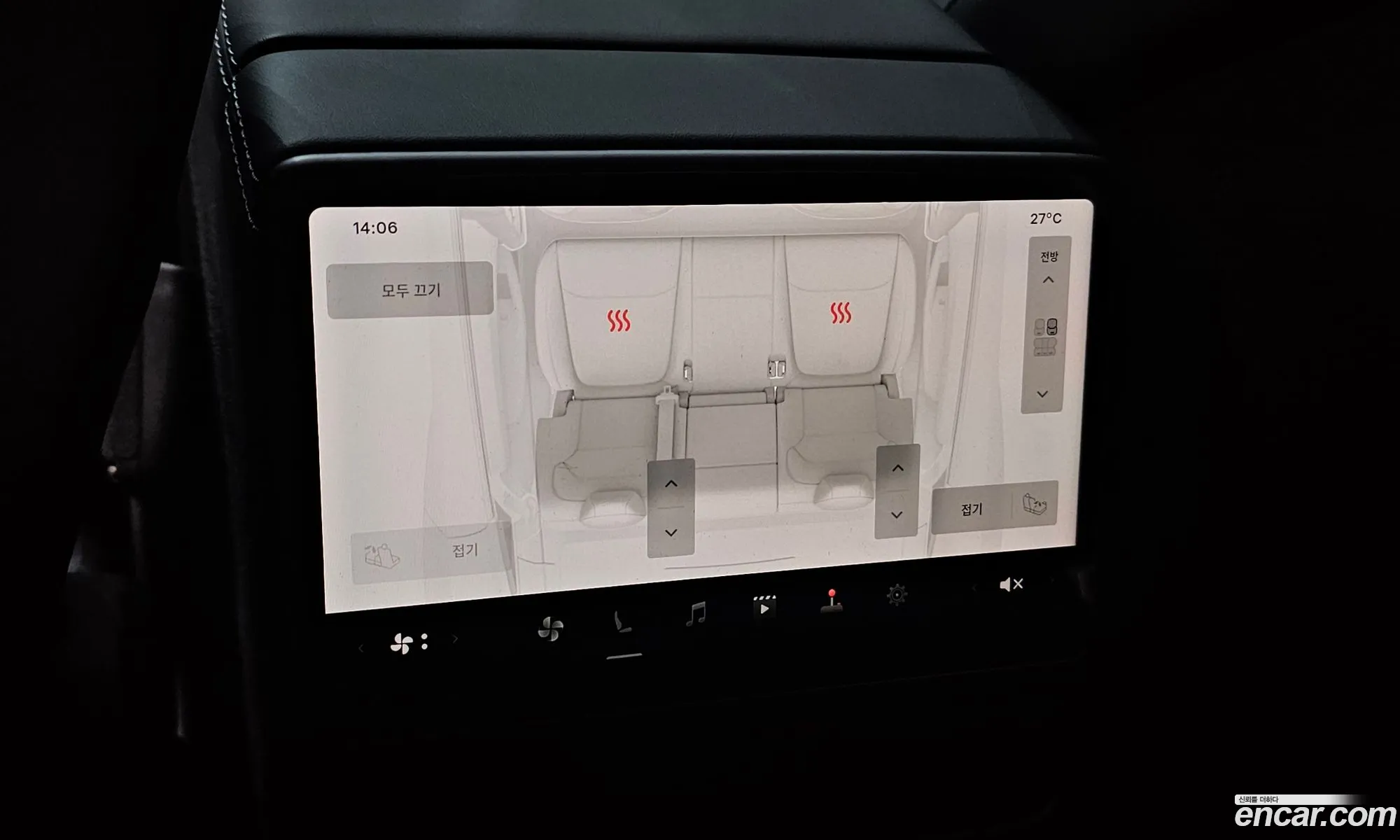Tesla Model Y 2026 — 4