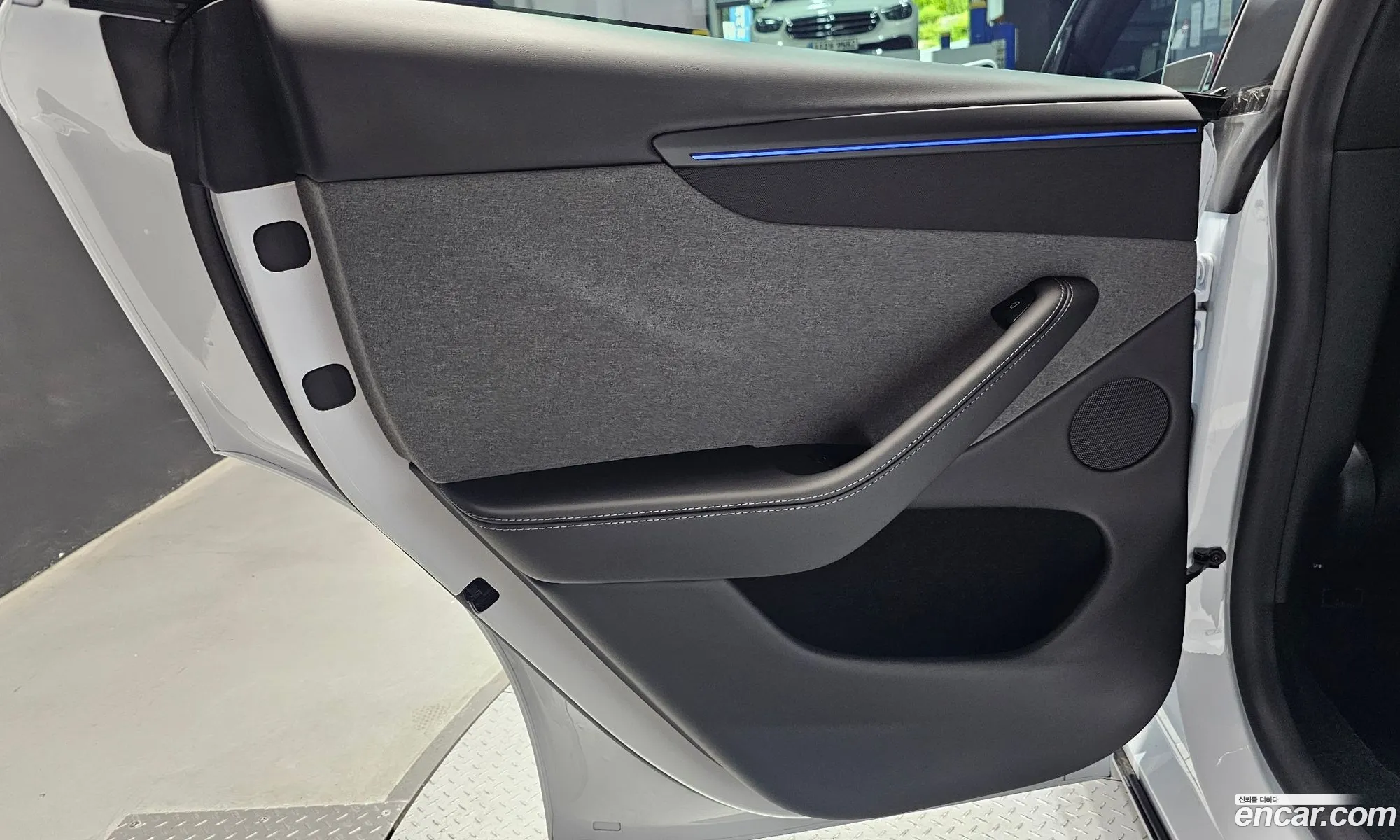 Tesla Model Y 2026 — 15