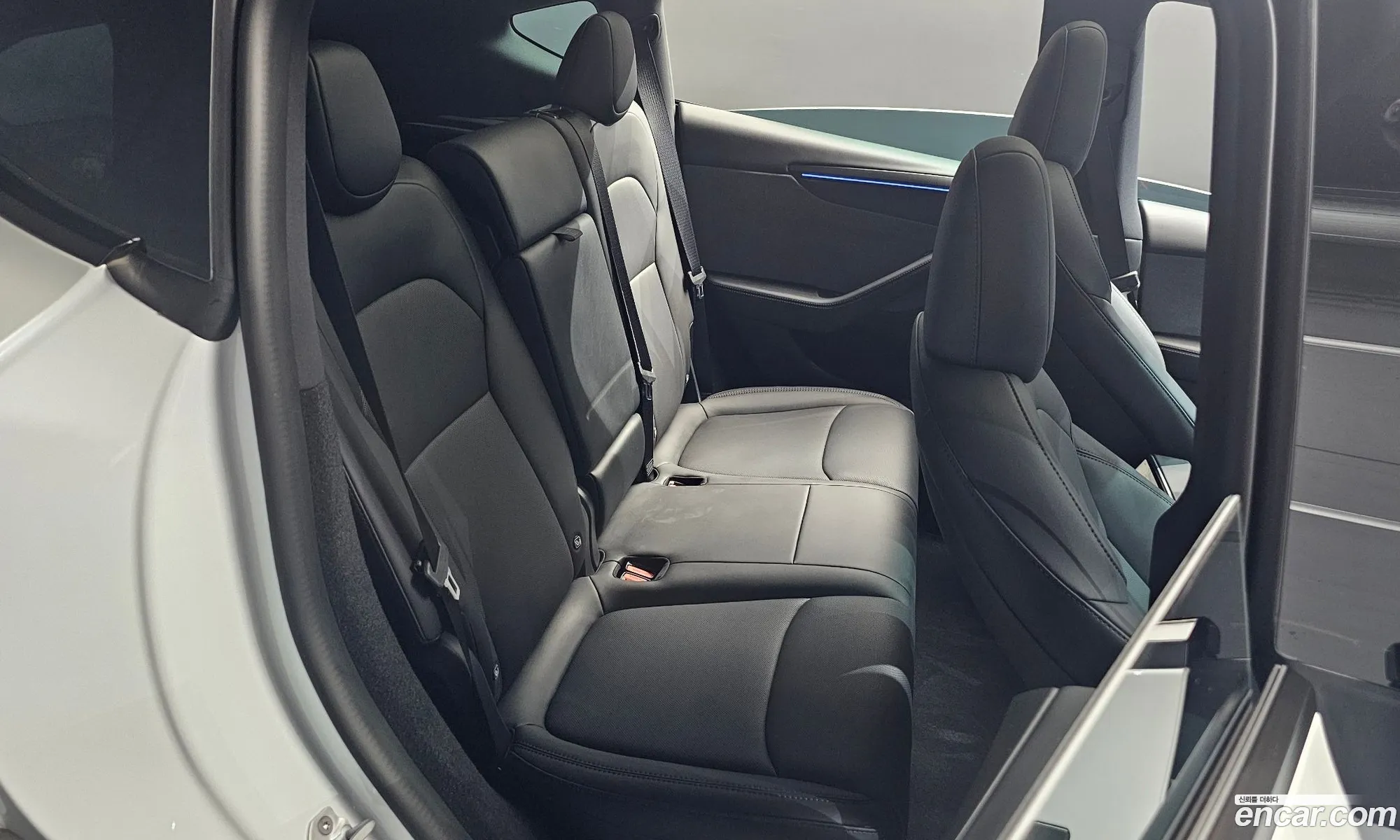 Tesla Model Y 2026 — 22