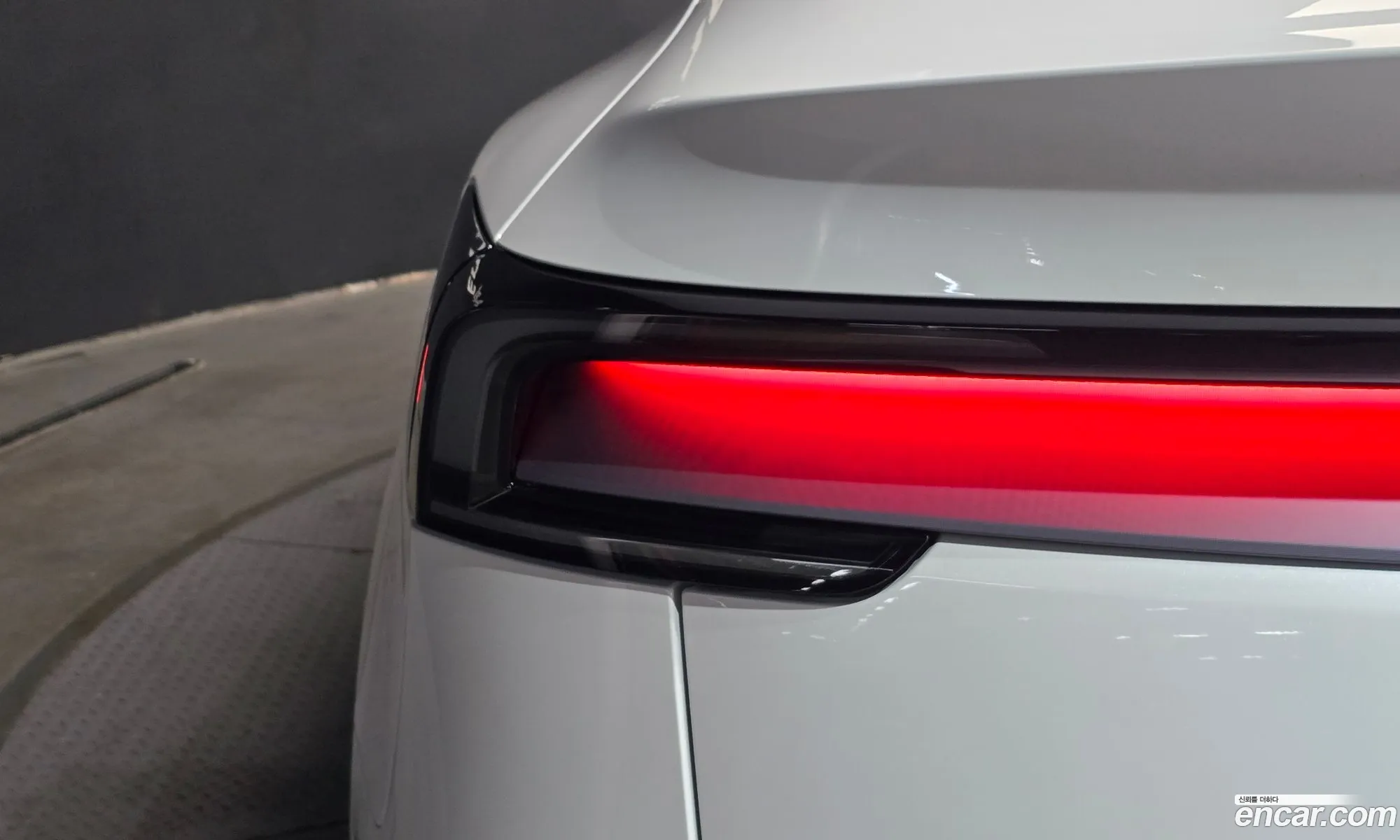 Tesla Model Y 2026 — 18